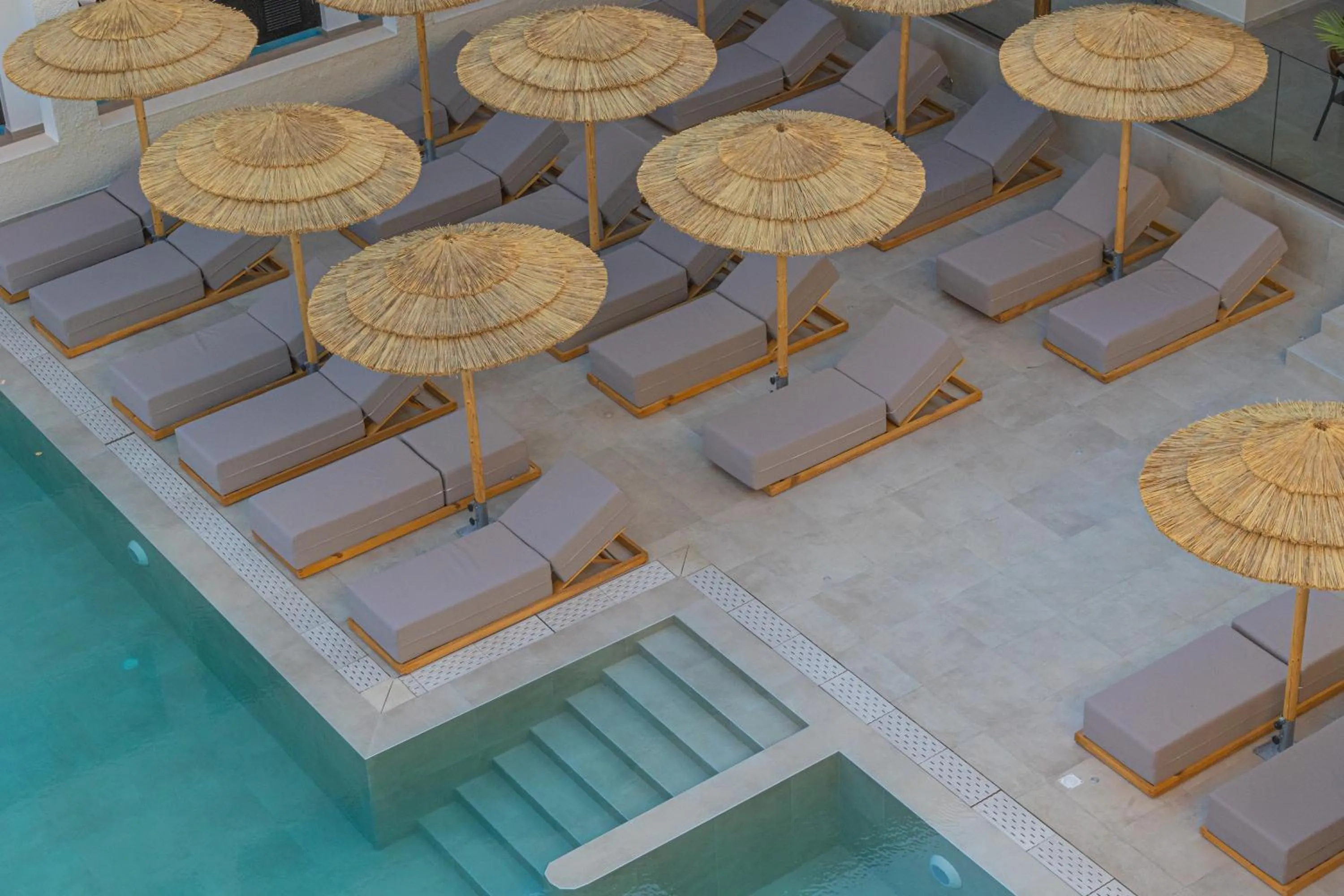 Swimming pool in Cabana Blu Hotel & Suites