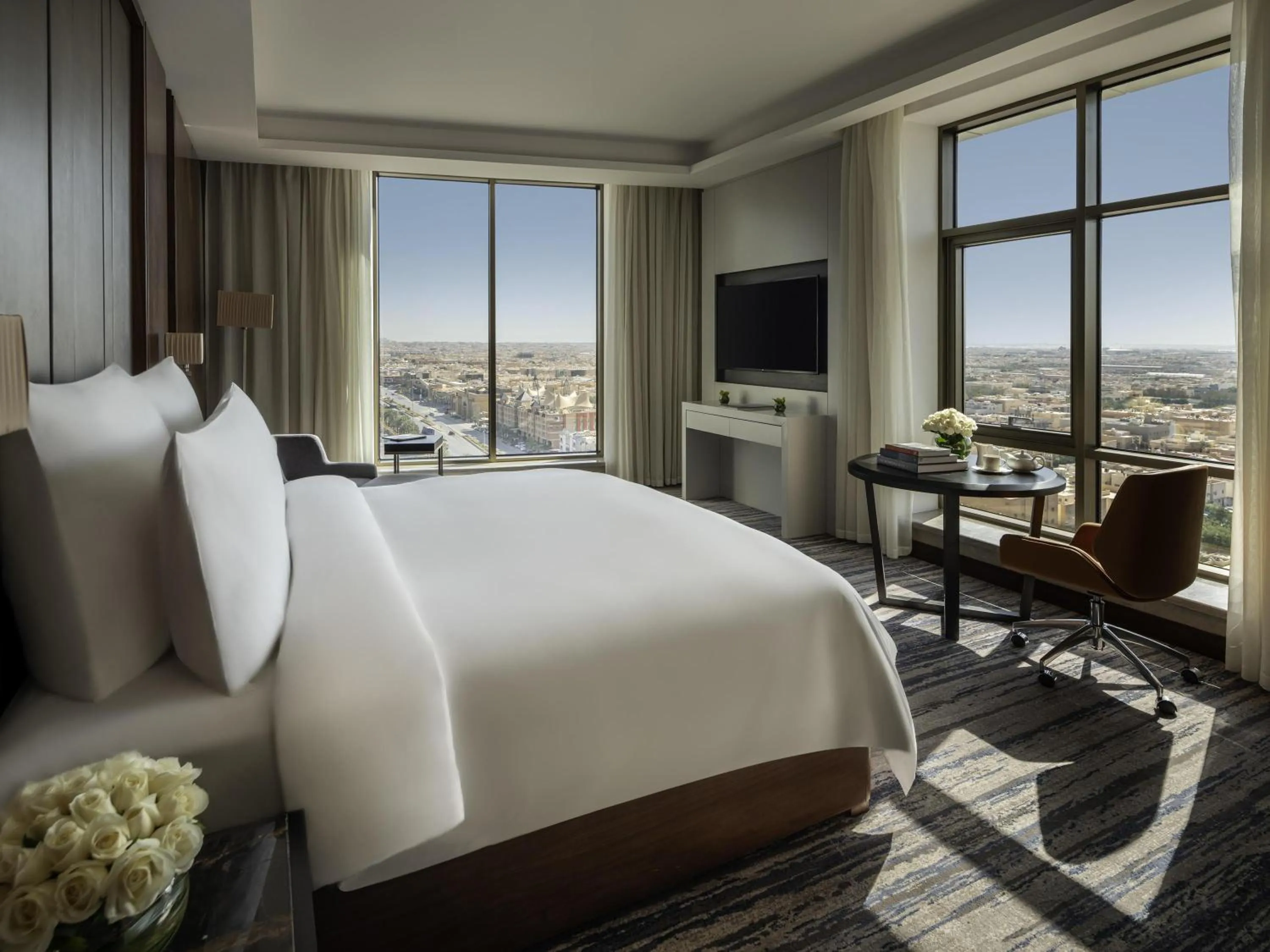 Bedroom, Bed in Movenpick Hotel and Residences Riyadh