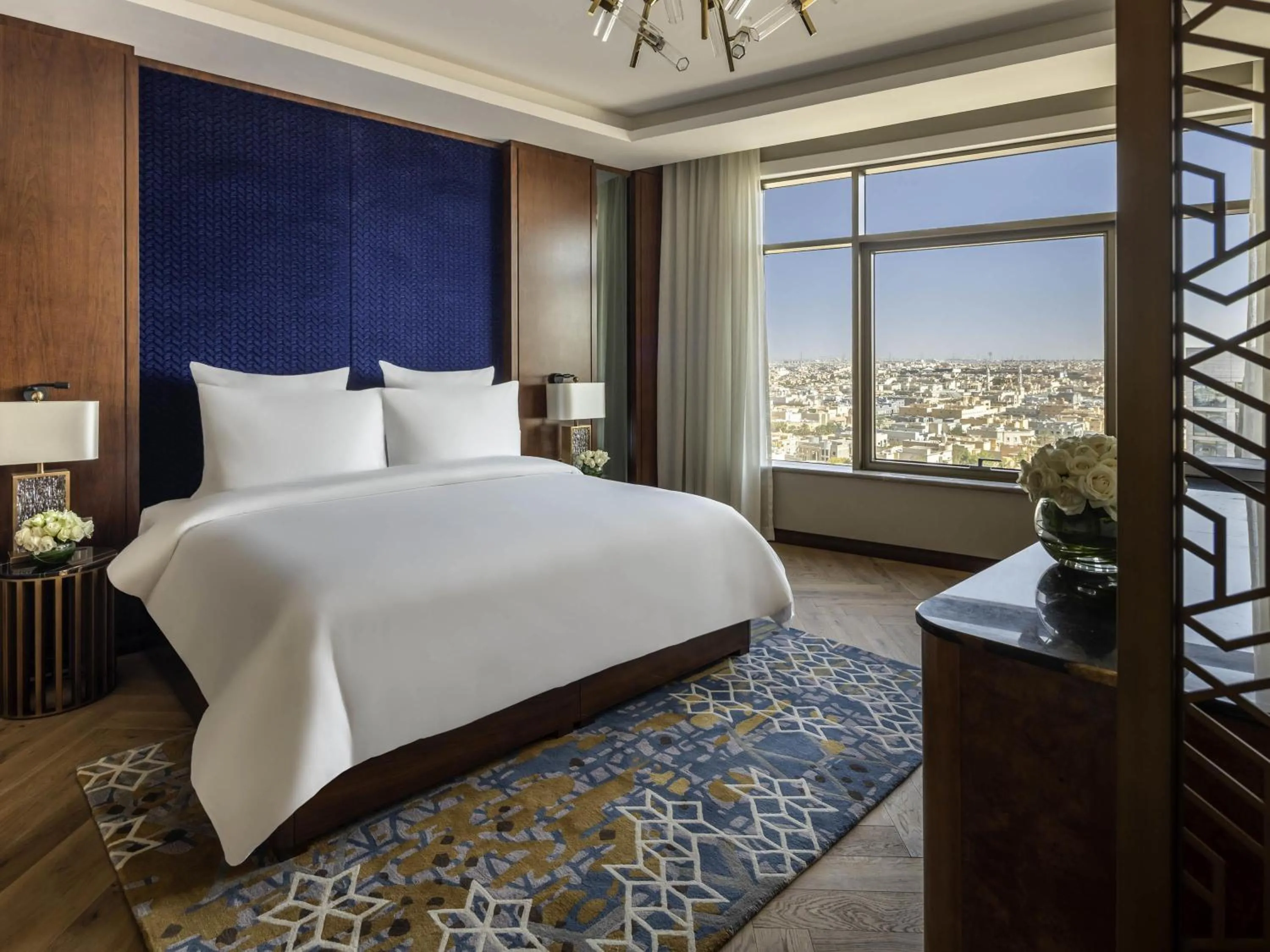 Bedroom, Bed in Movenpick Hotel and Residences Riyadh
