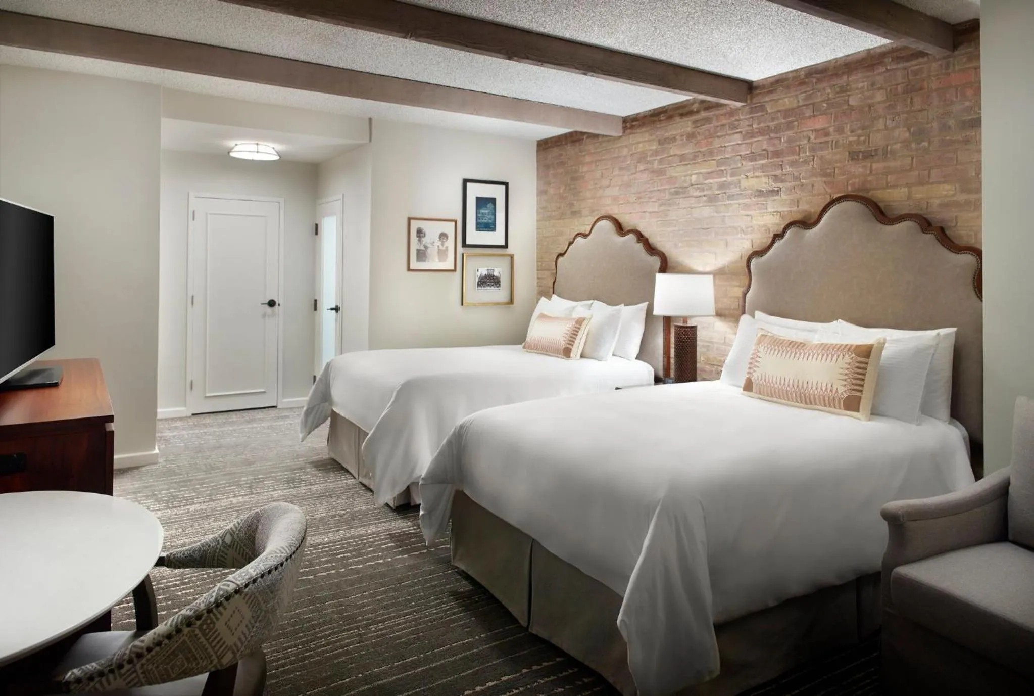 ADA Deluxe Room - 2 Double Beds with Roll-in Shower in Omni La Mansion del Rio