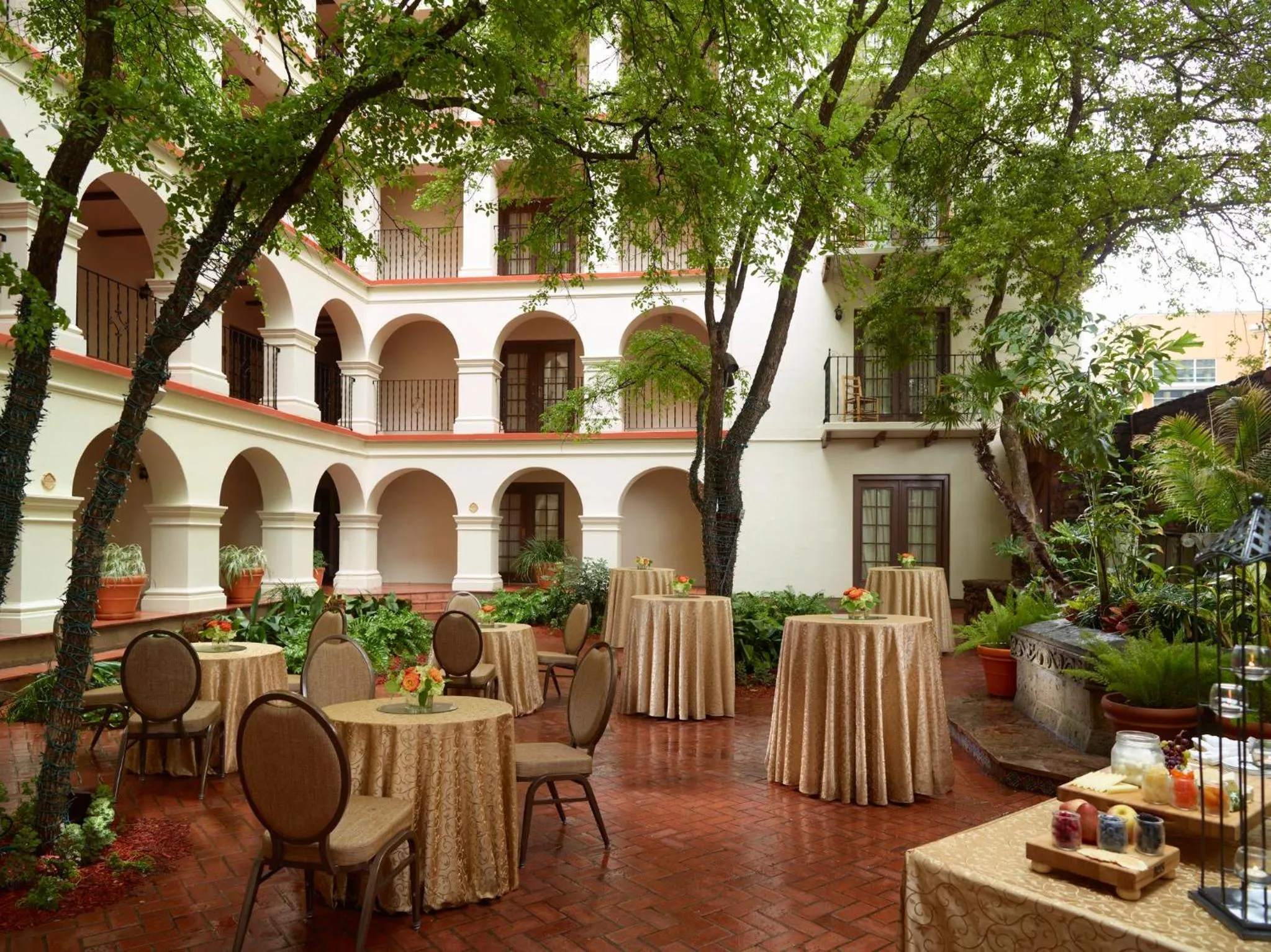 Property building in Omni La Mansion del Rio