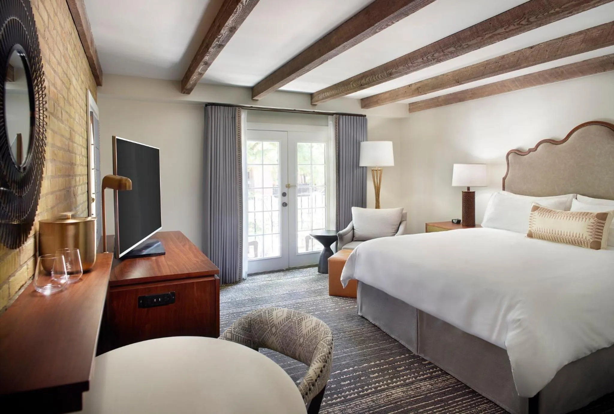 ADA Deluxe Room - 1 King Bed in Omni La Mansion del Rio