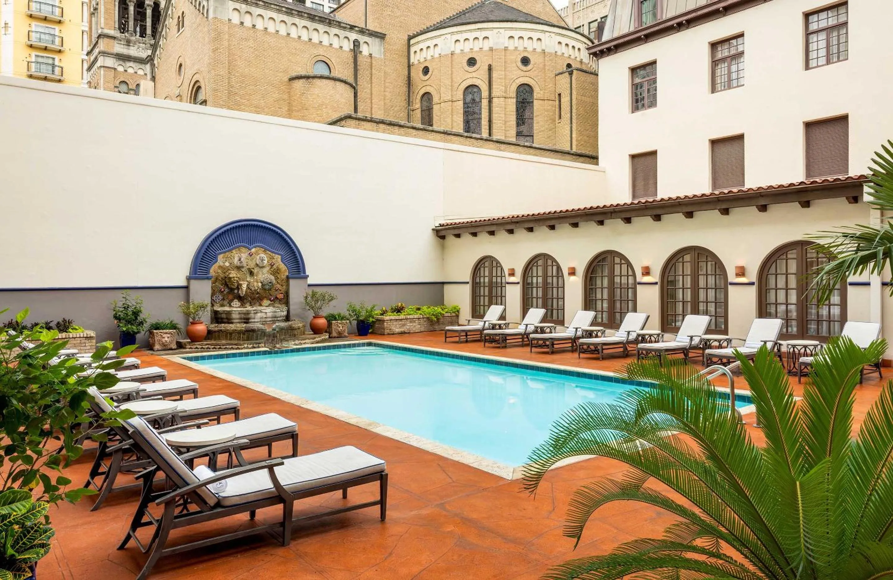 Swimming pool in Omni La Mansion del Rio