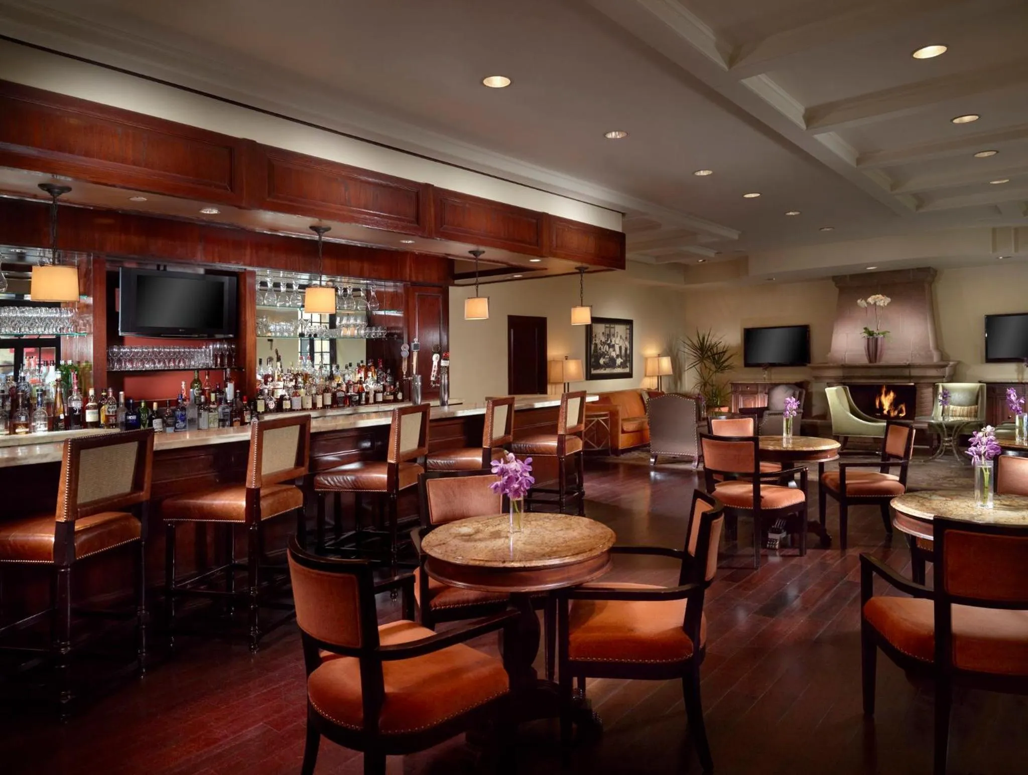 Lounge or bar in Omni La Mansion del Rio