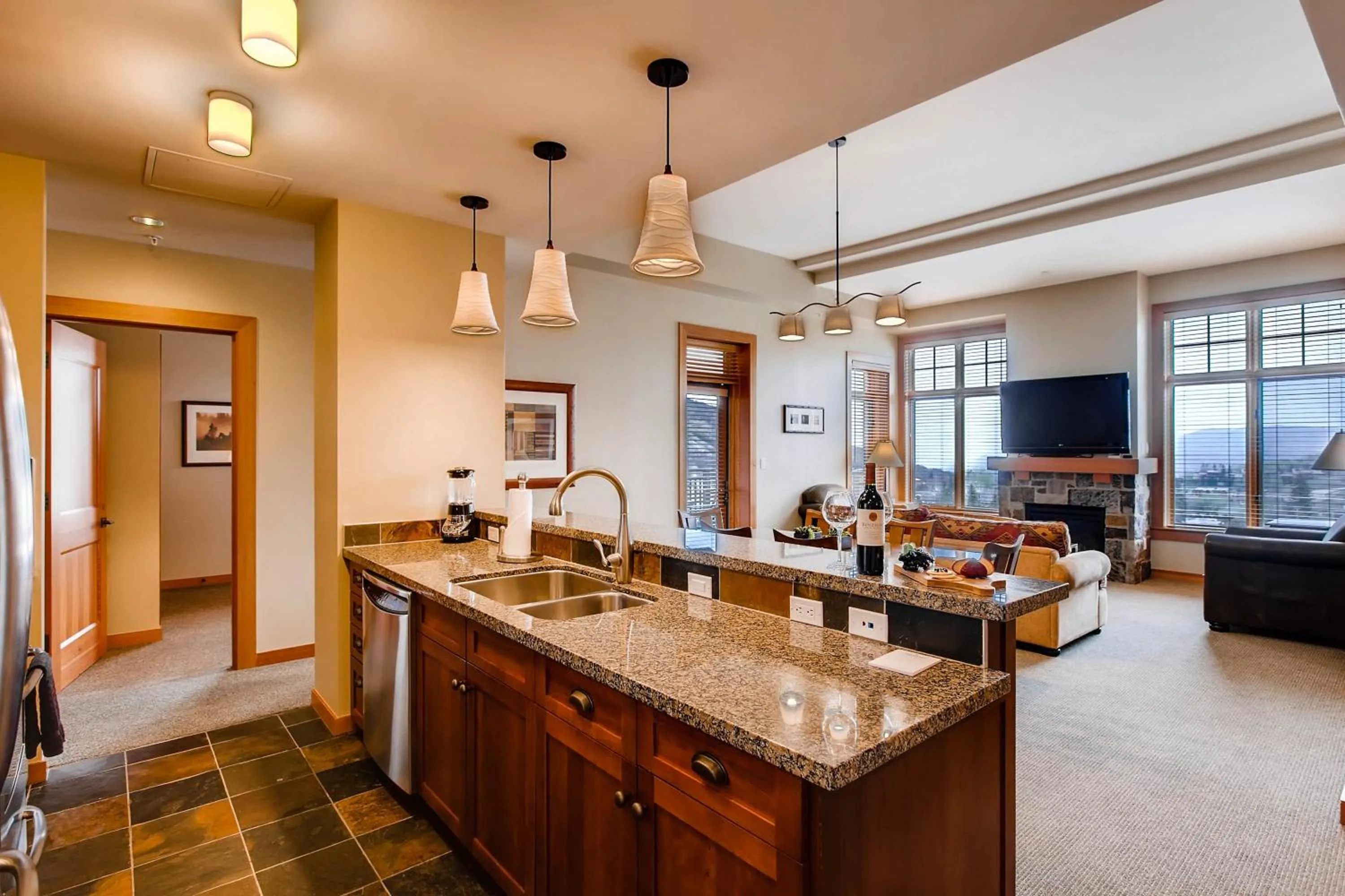 Kitchen or kitchenette, Kitchen/Kitchenette in Capitol Peak Lodge, a Destination by Hyatt Residence