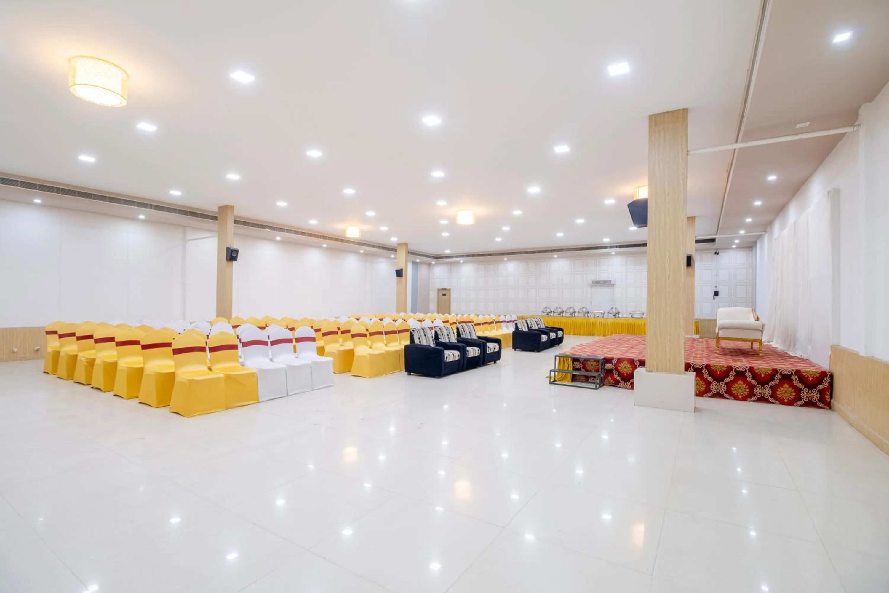Banquet/Function facilities in Hotel Seasons Inn