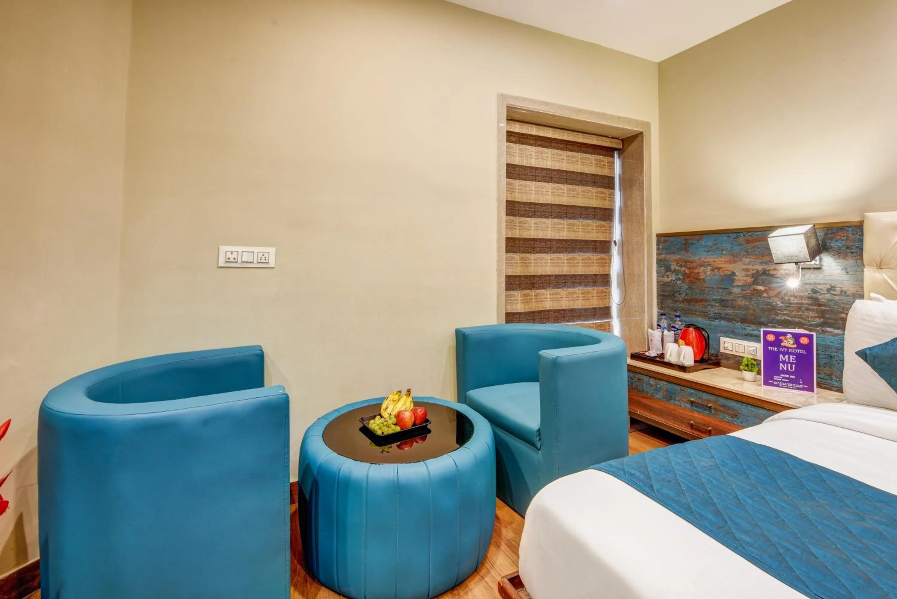 Living room, Bed in The IVY Grand Hotel - 5 Minutes from Connaught Place and New Delhi Railway Station With Free Secured Parking