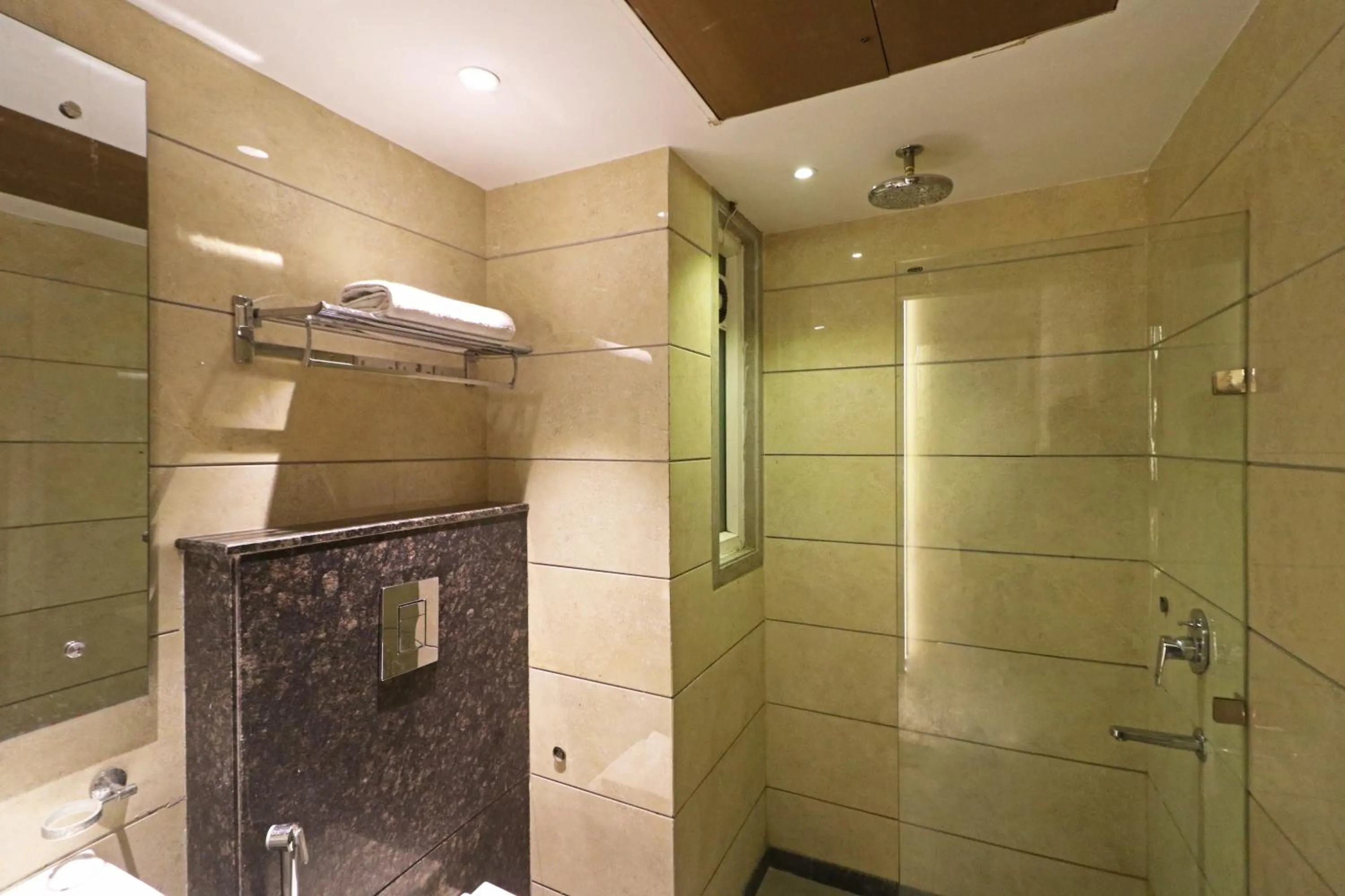 Shower in The IVY Grand Hotel - 5 Minutes from Connaught Place and New Delhi Railway Station With Free Secured Parking