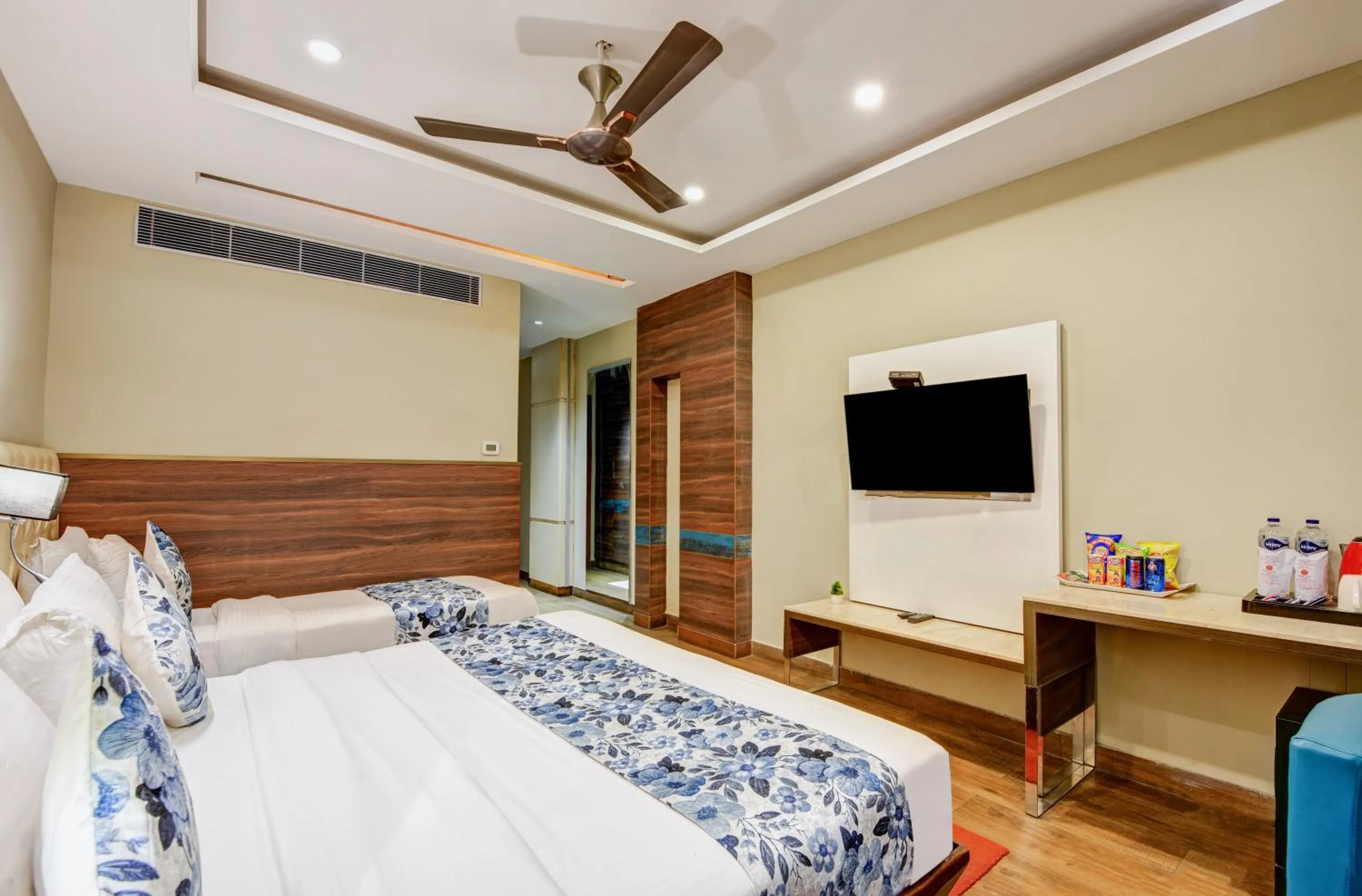 Bedroom, Bed in The IVY Grand Hotel - 5 Minutes from Connaught Place and New Delhi Railway Station With Free Secured Parking