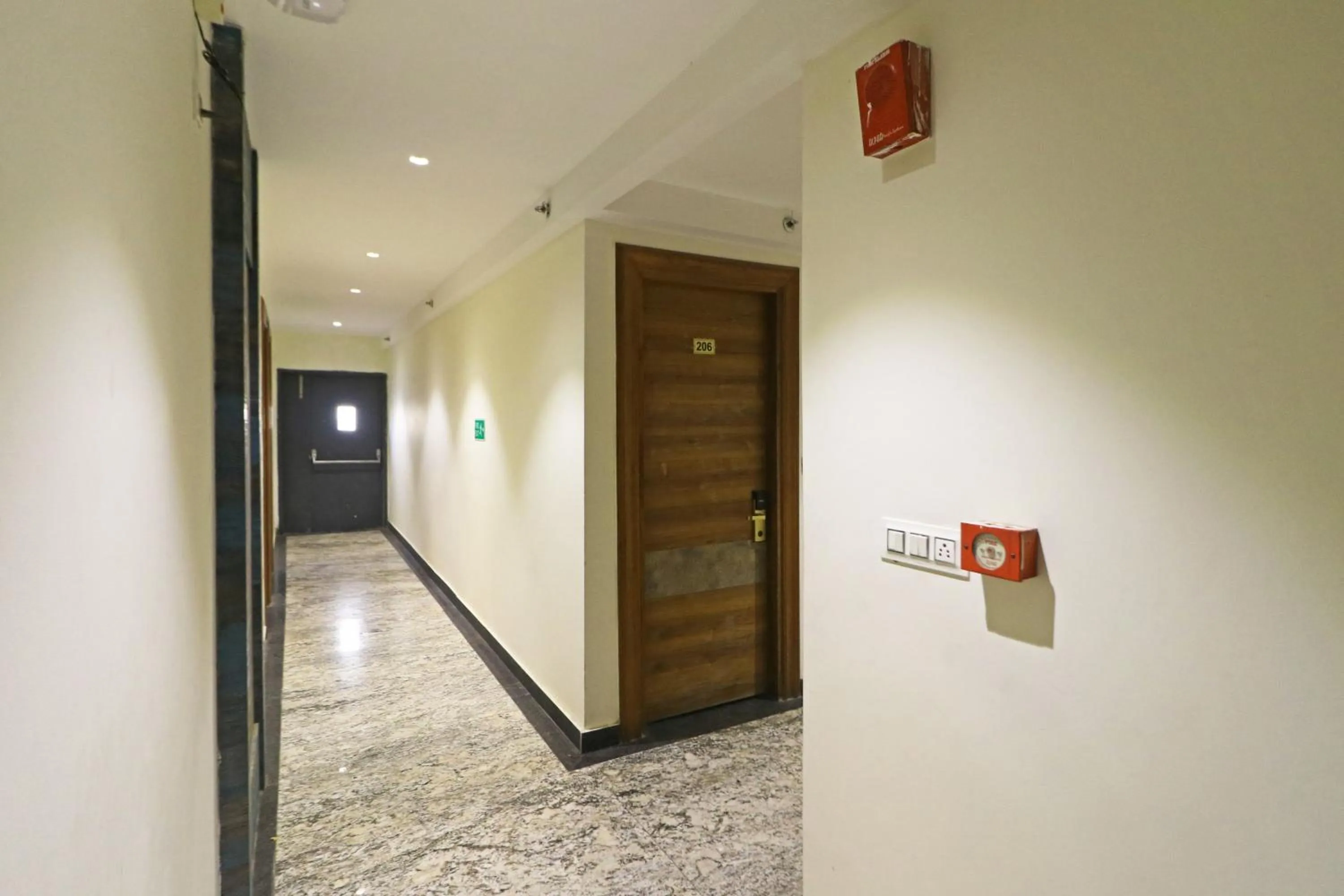 Lobby or reception in The IVY Grand Hotel - 5 Minutes from Connaught Place and New Delhi Railway Station With Free Secured Parking