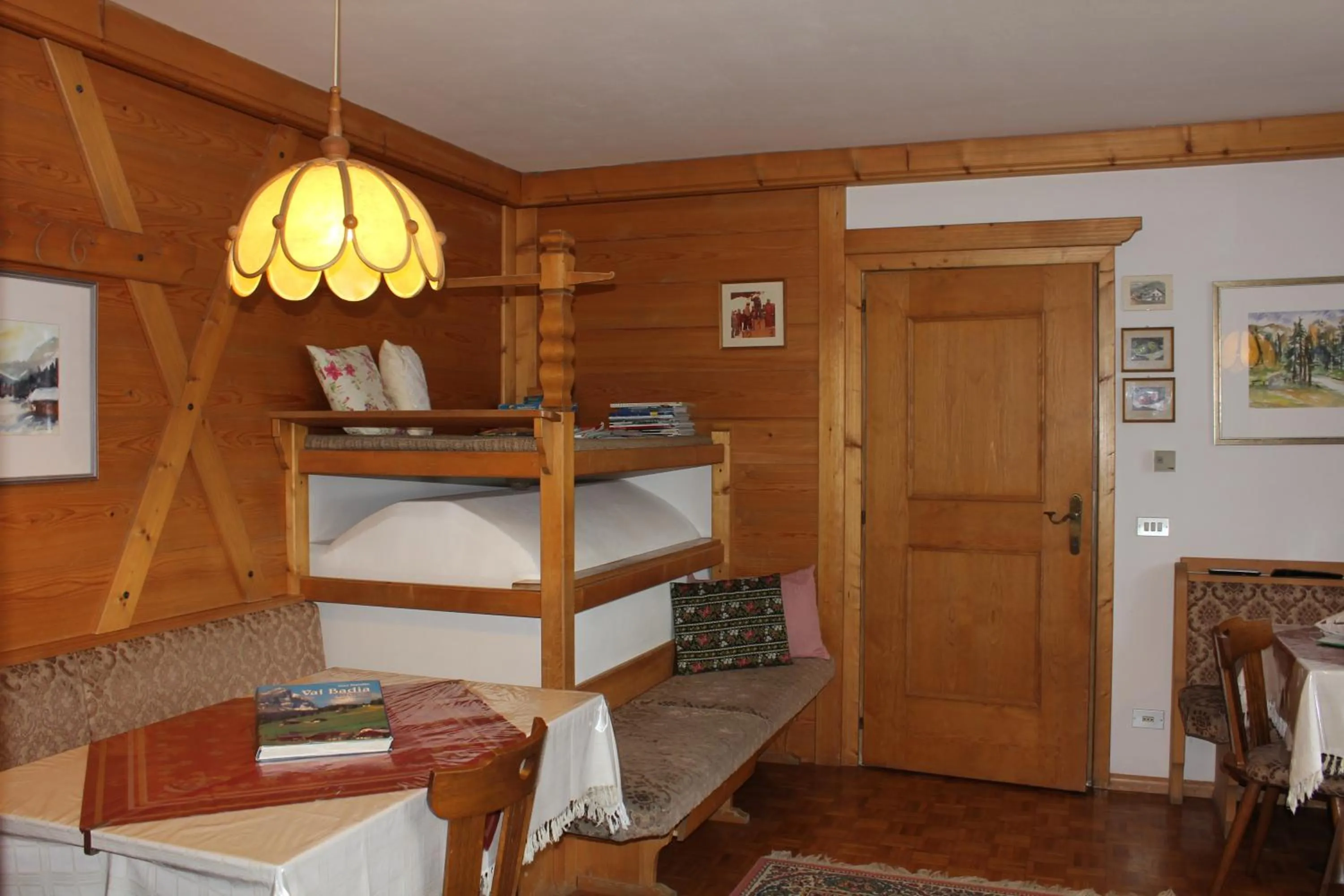 Restaurant/places to eat in B&B Ciasa Brüscia