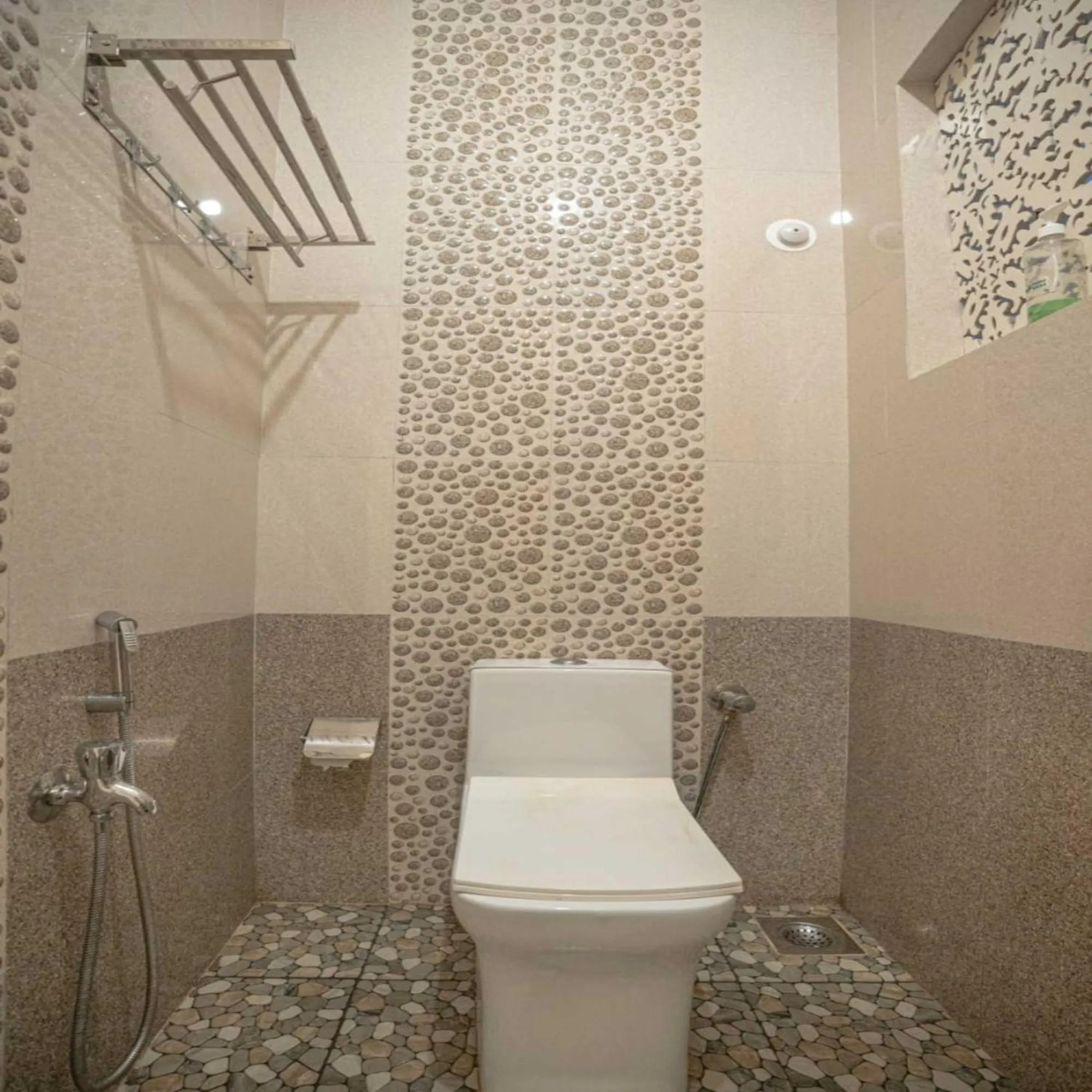 Bathroom in Lillywoods Zac Beach Resort, Calangute