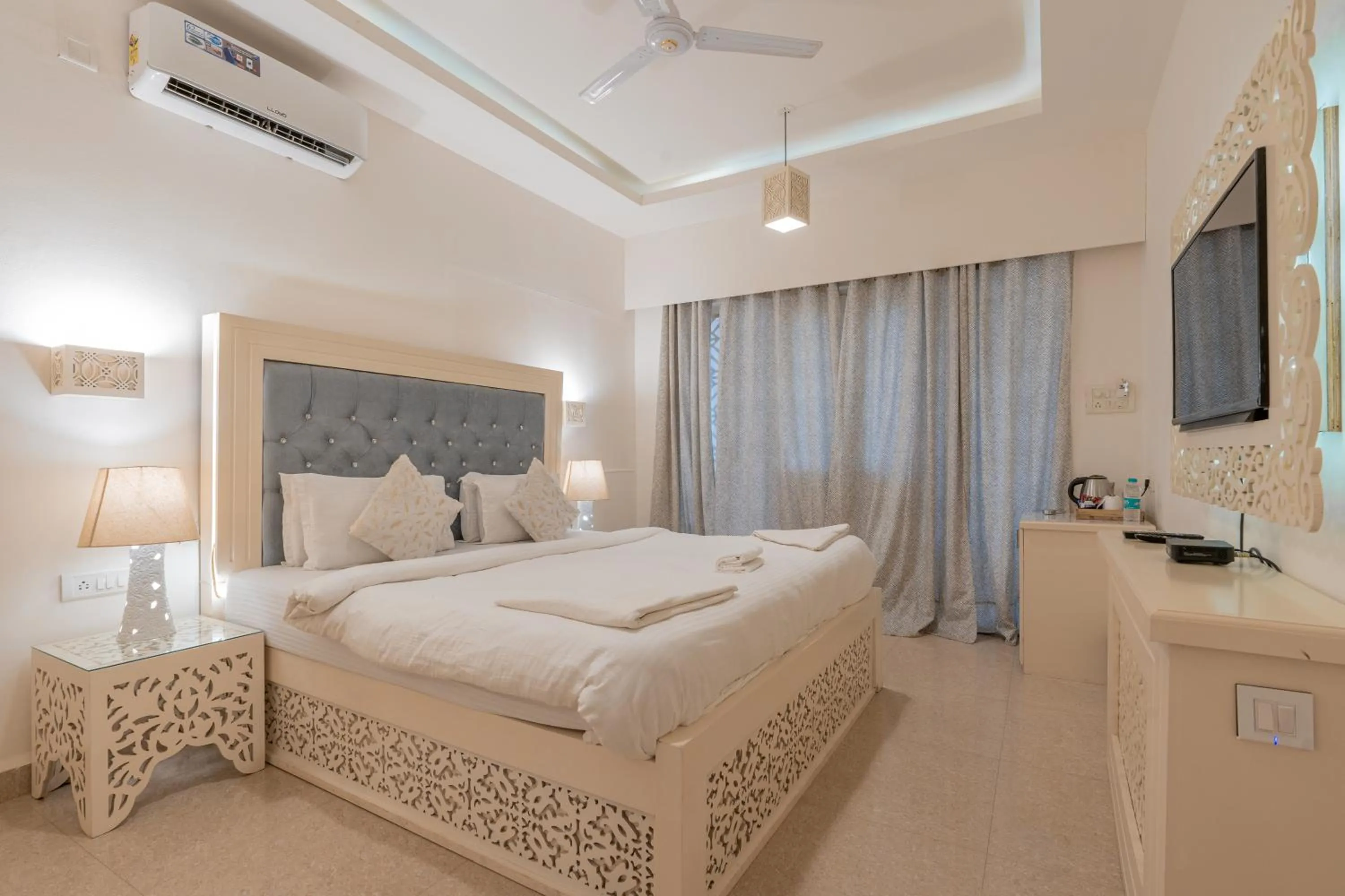 Photo of the whole room in Lillywoods Zac Beach Resort, Calangute