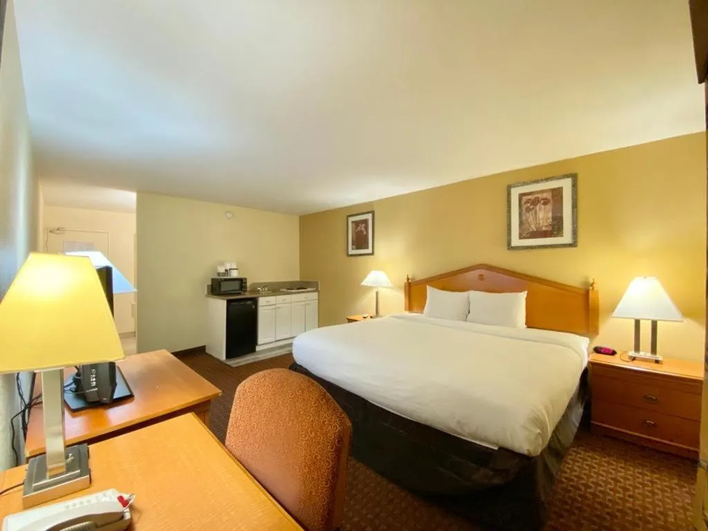 Bedroom, Bed in Quality Inn El Centro I-8