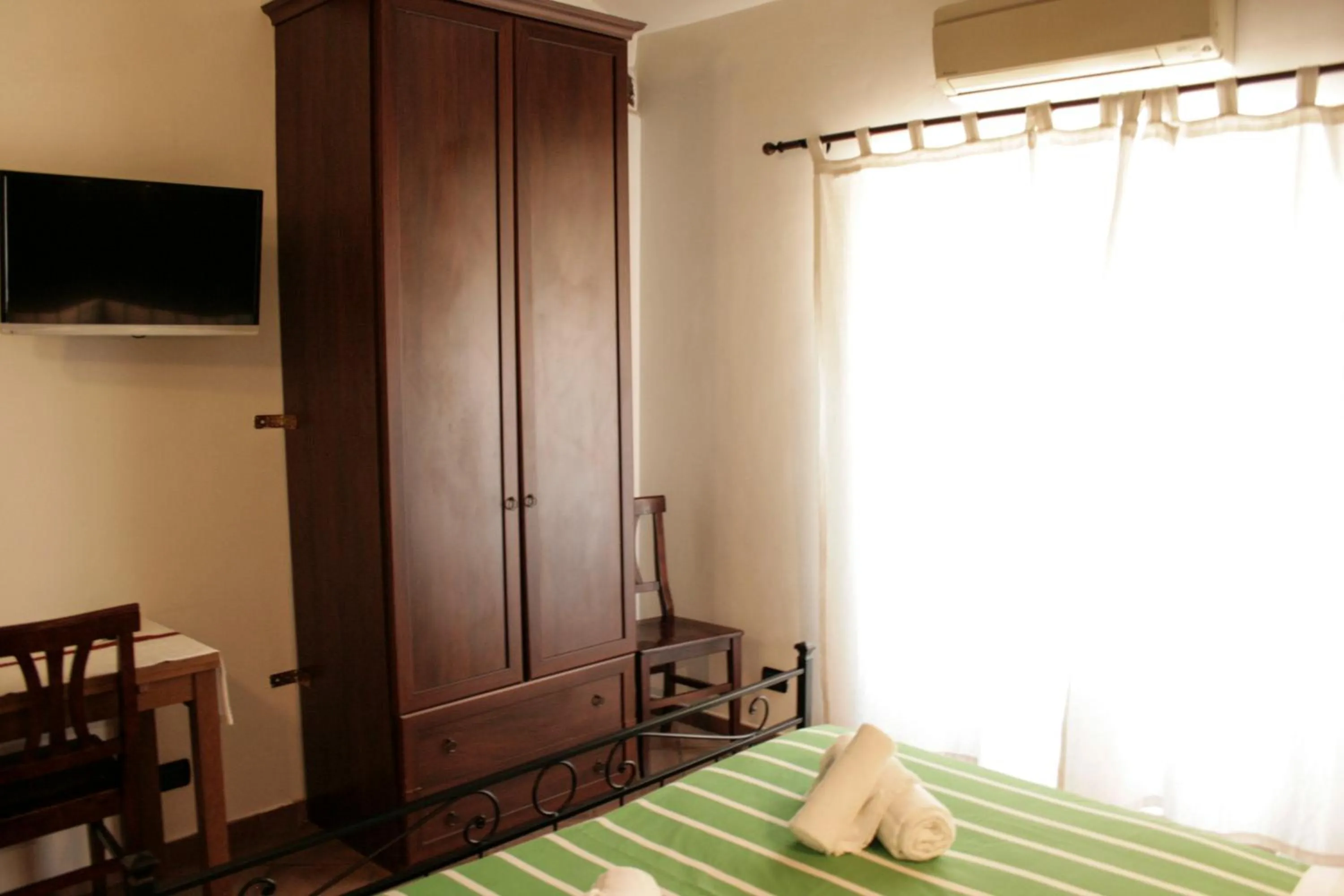 Photo of the whole room, Bed in Sixtythree guesthouse