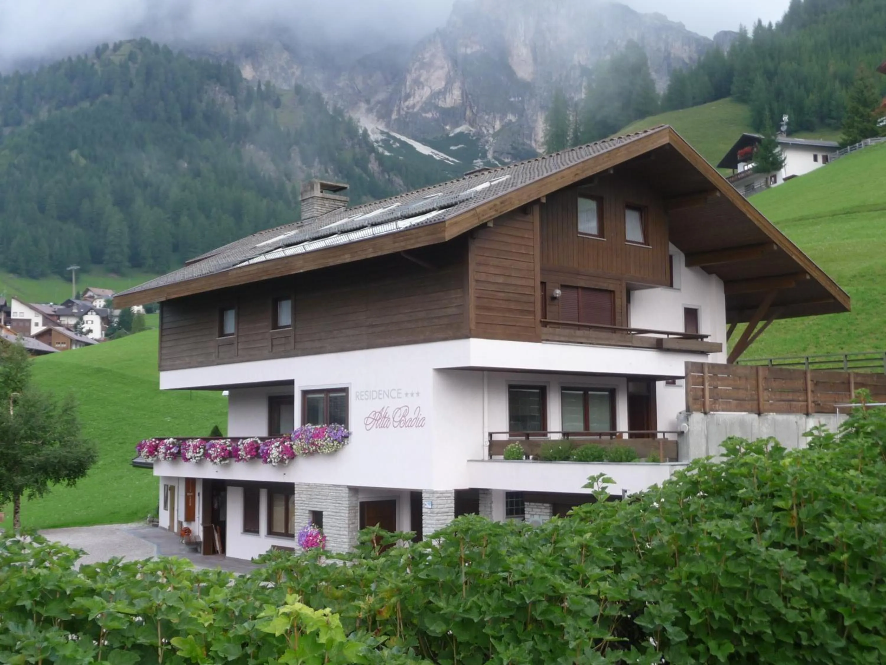 Facade/entrance in Apartments Residence Alta Badia