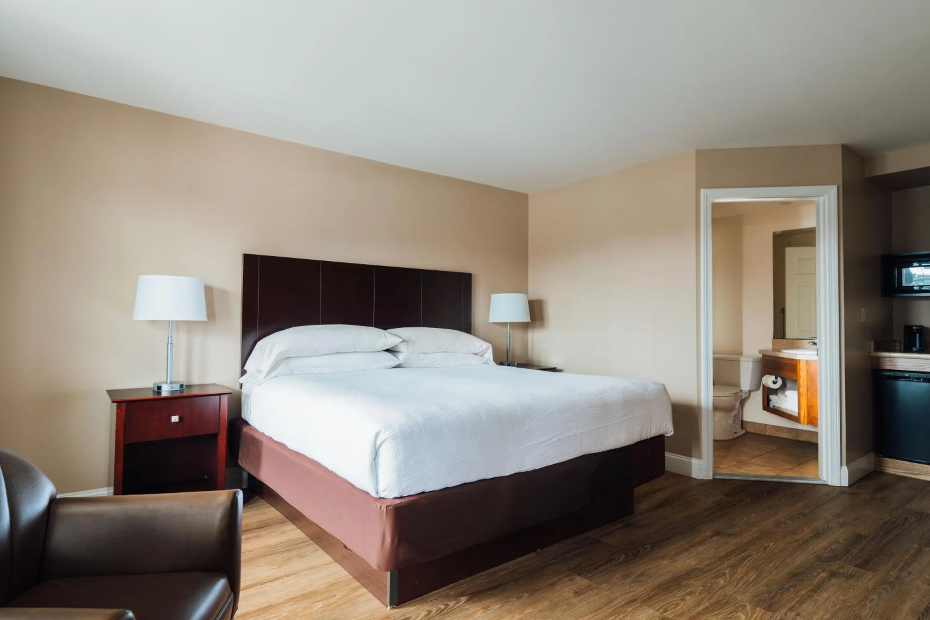 Bed in Yankee Clipper Motel