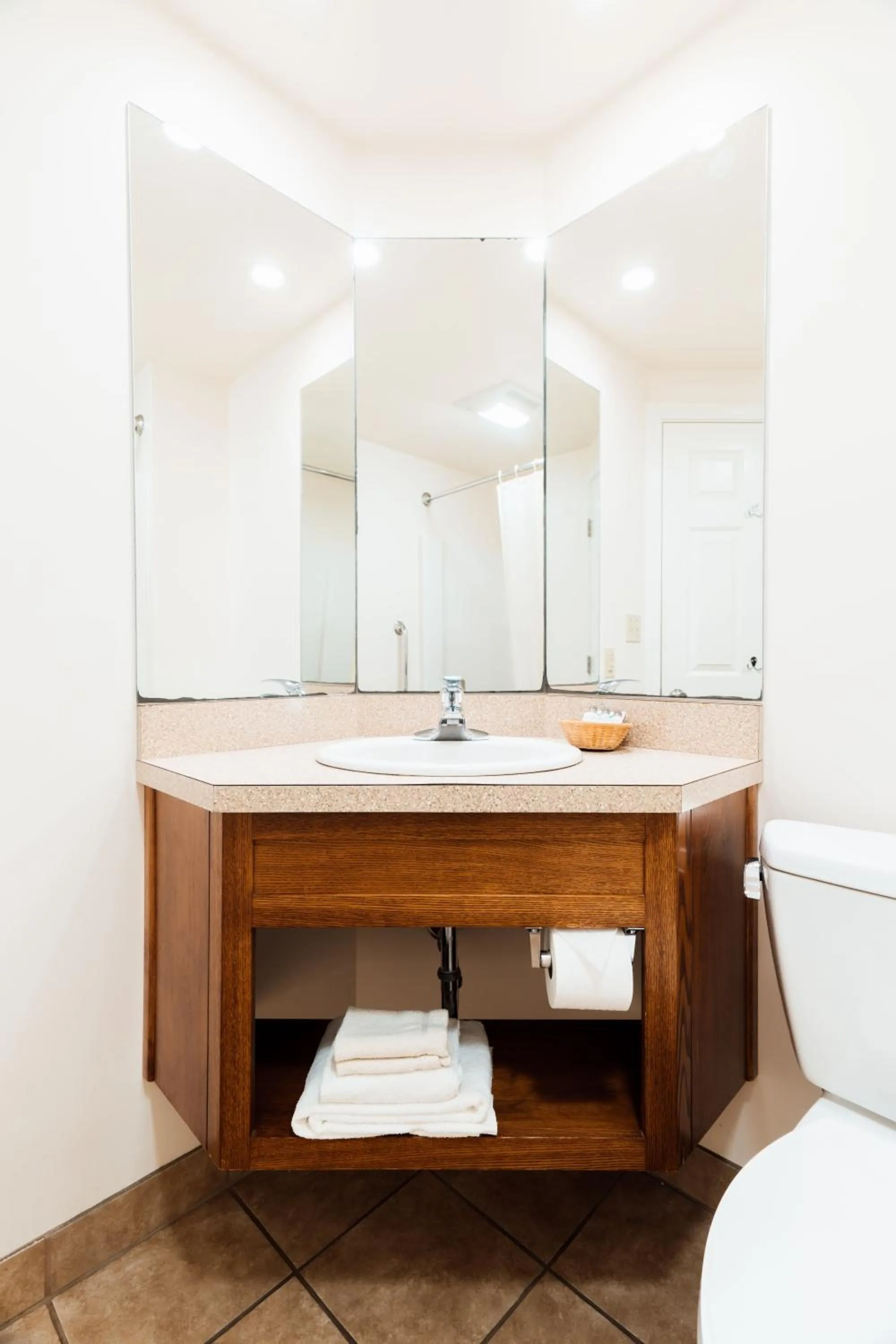 Toilet in Yankee Clipper Motel