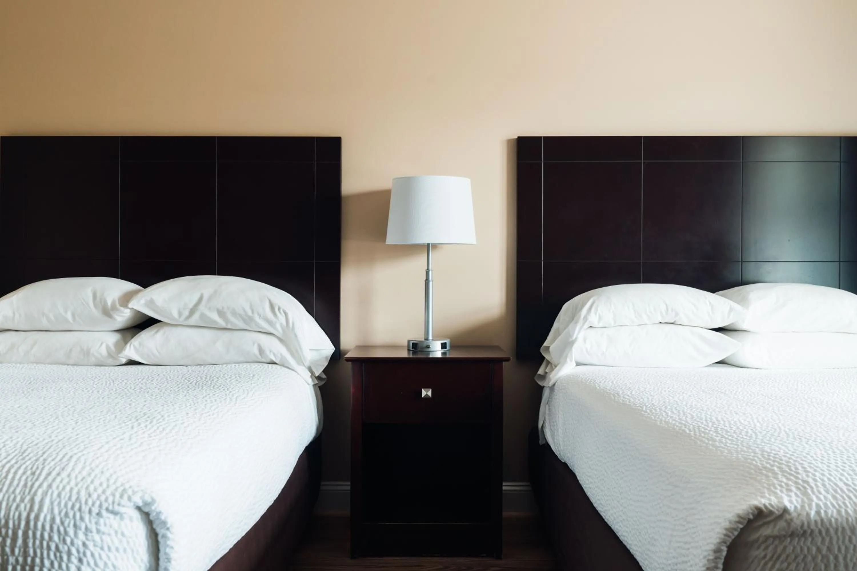 Bed in Yankee Clipper Motel