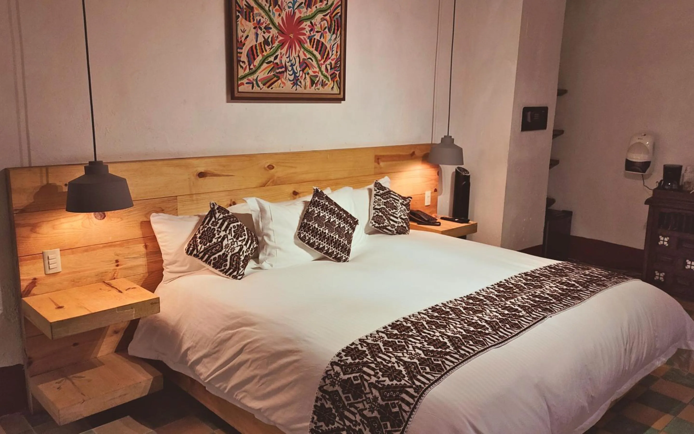 Bed in Mesón De Leyendas Breakfast & Downtown