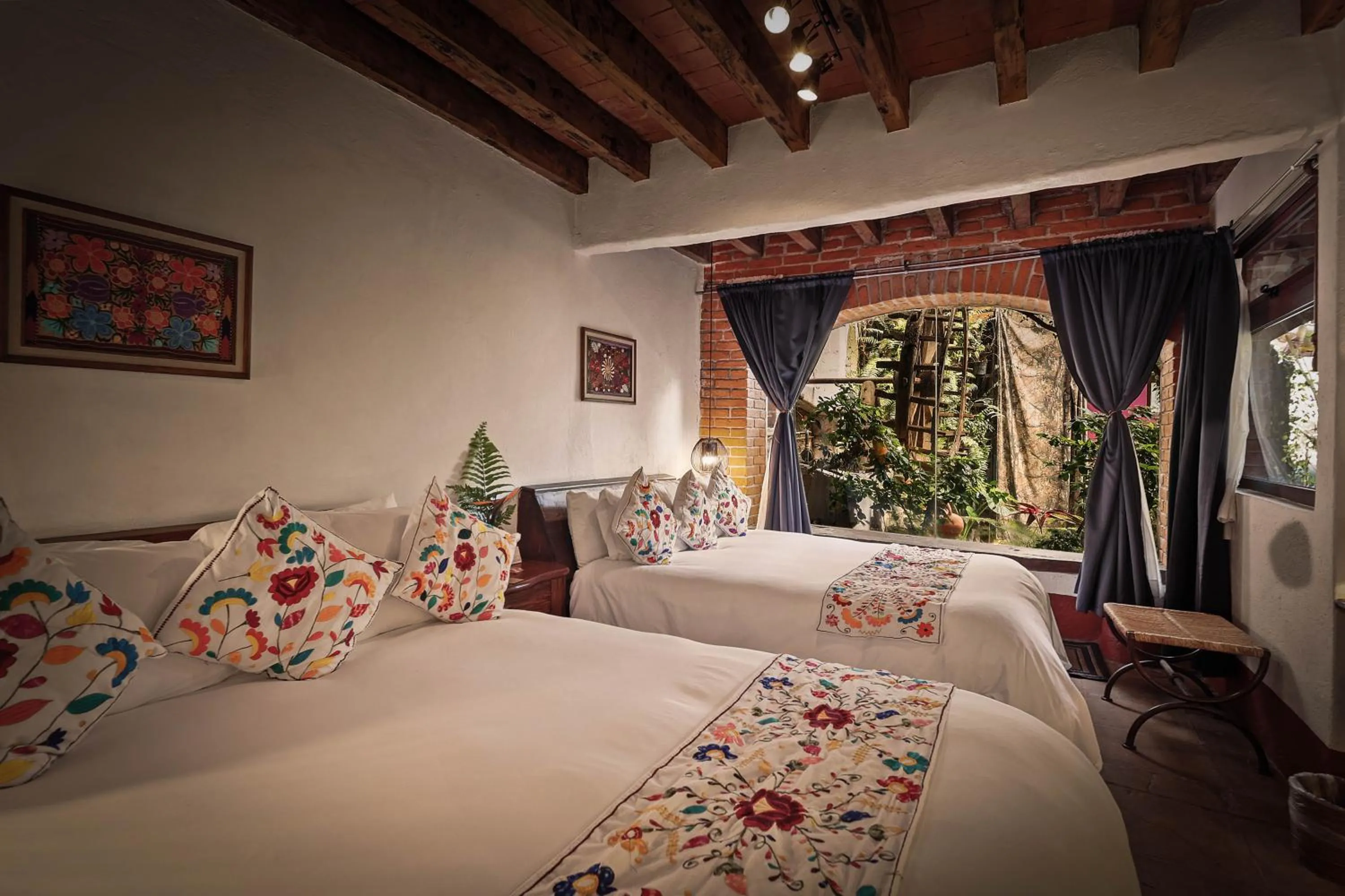 Bed in Mesón De Leyendas Breakfast & Downtown