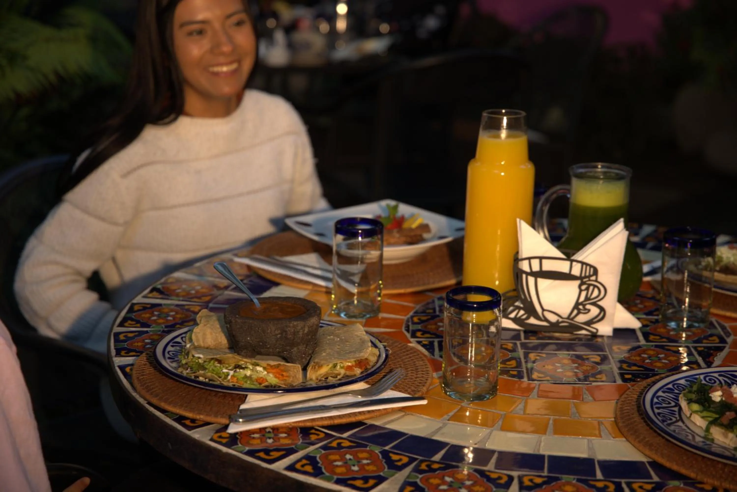 Restaurant/places to eat in Mesón De Leyendas Breakfast & Downtown