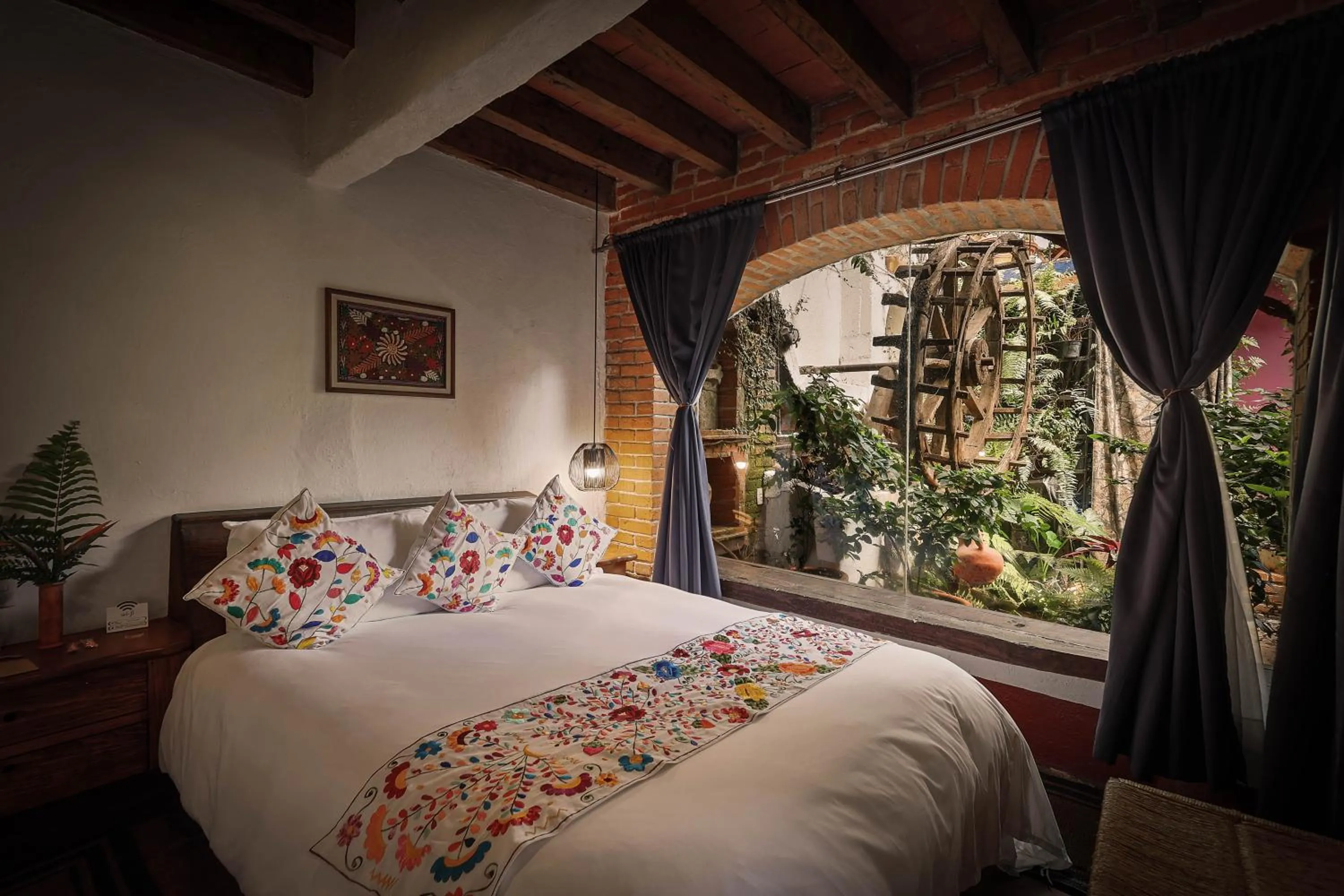 Bed in Mesón De Leyendas Breakfast & Downtown