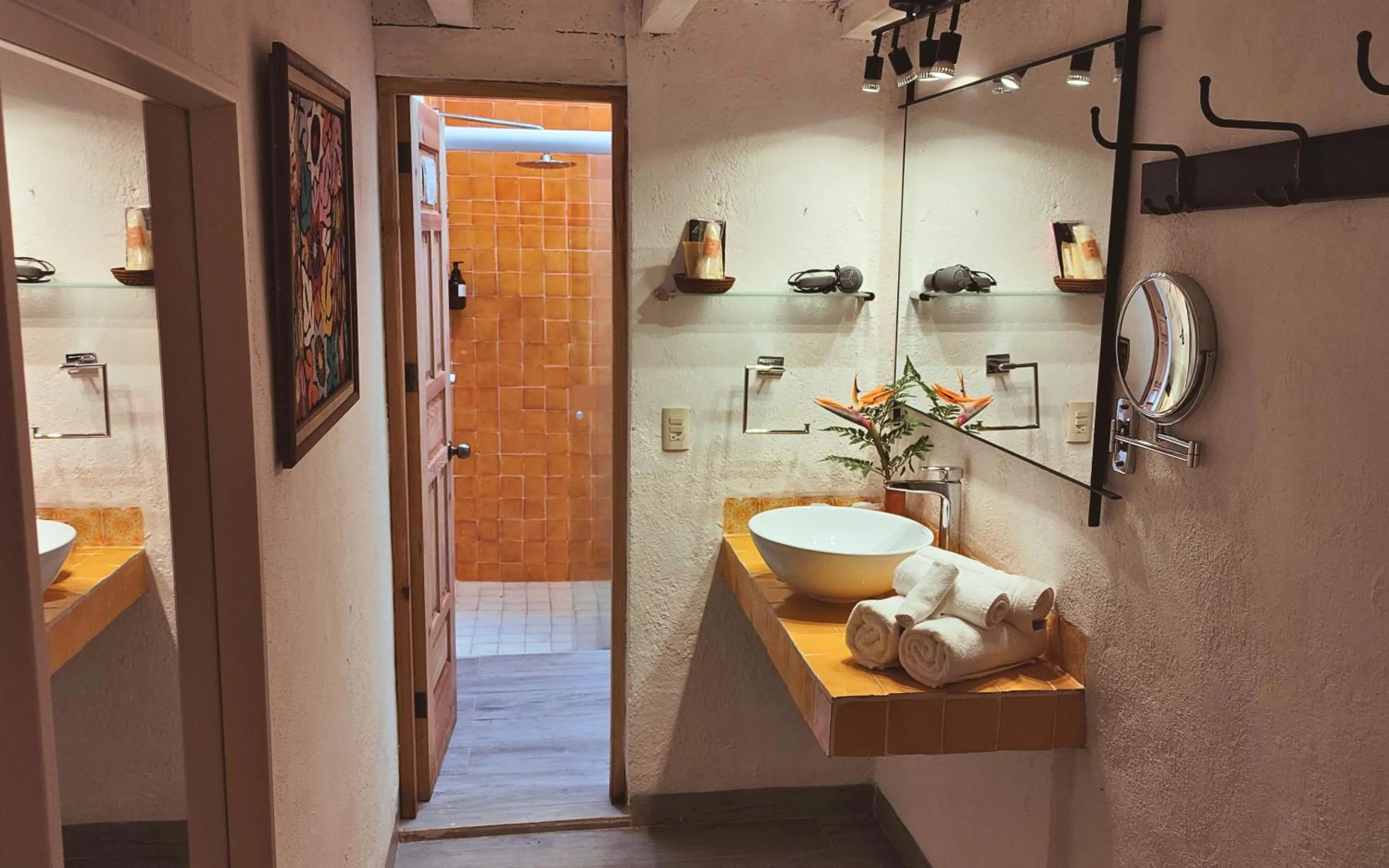 Bathroom in Mesón De Leyendas Breakfast & Downtown