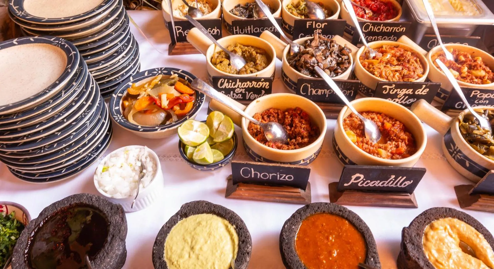 Restaurant/places to eat in Mesón De Leyendas Breakfast & Downtown