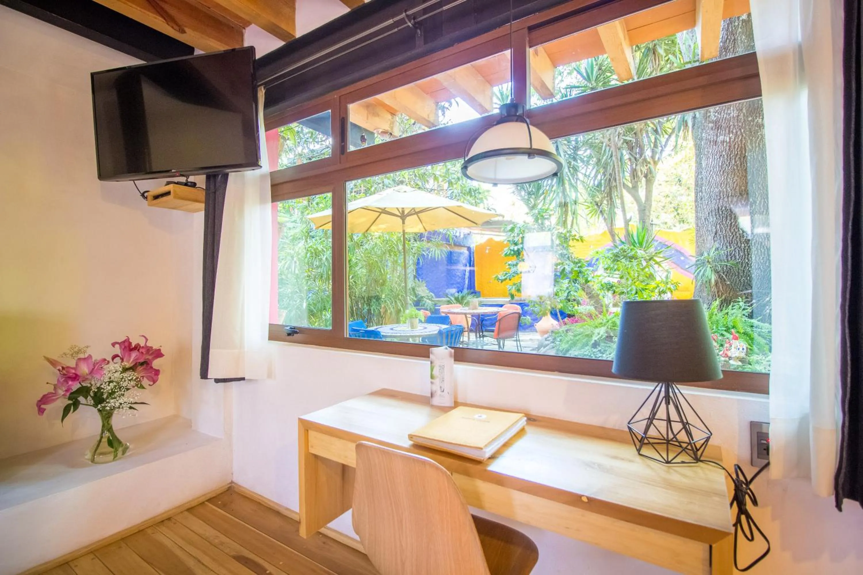 TV and multimedia in Mesón De Leyendas Breakfast & Downtown