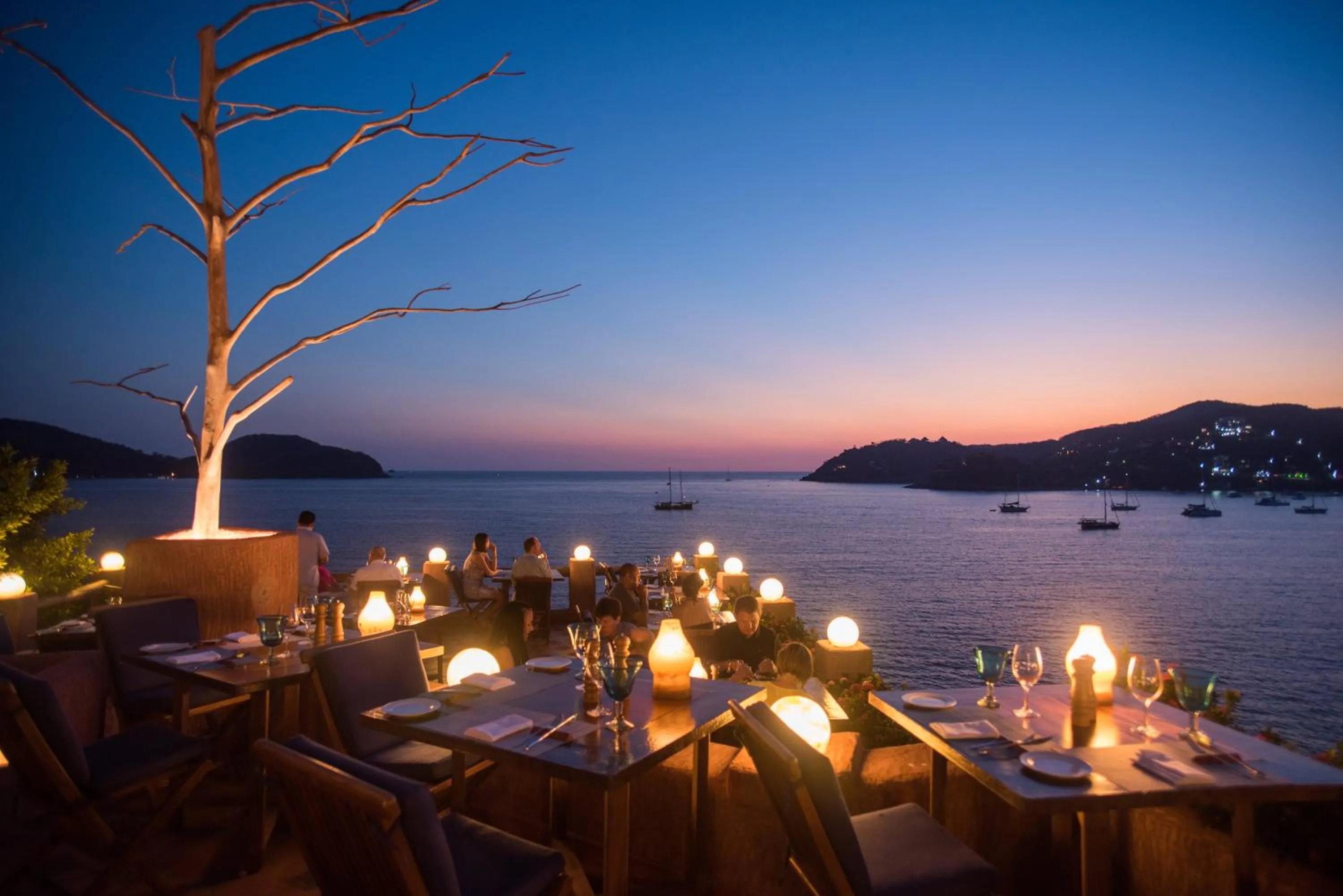 Restaurant/places to eat in La Casa Que Canta