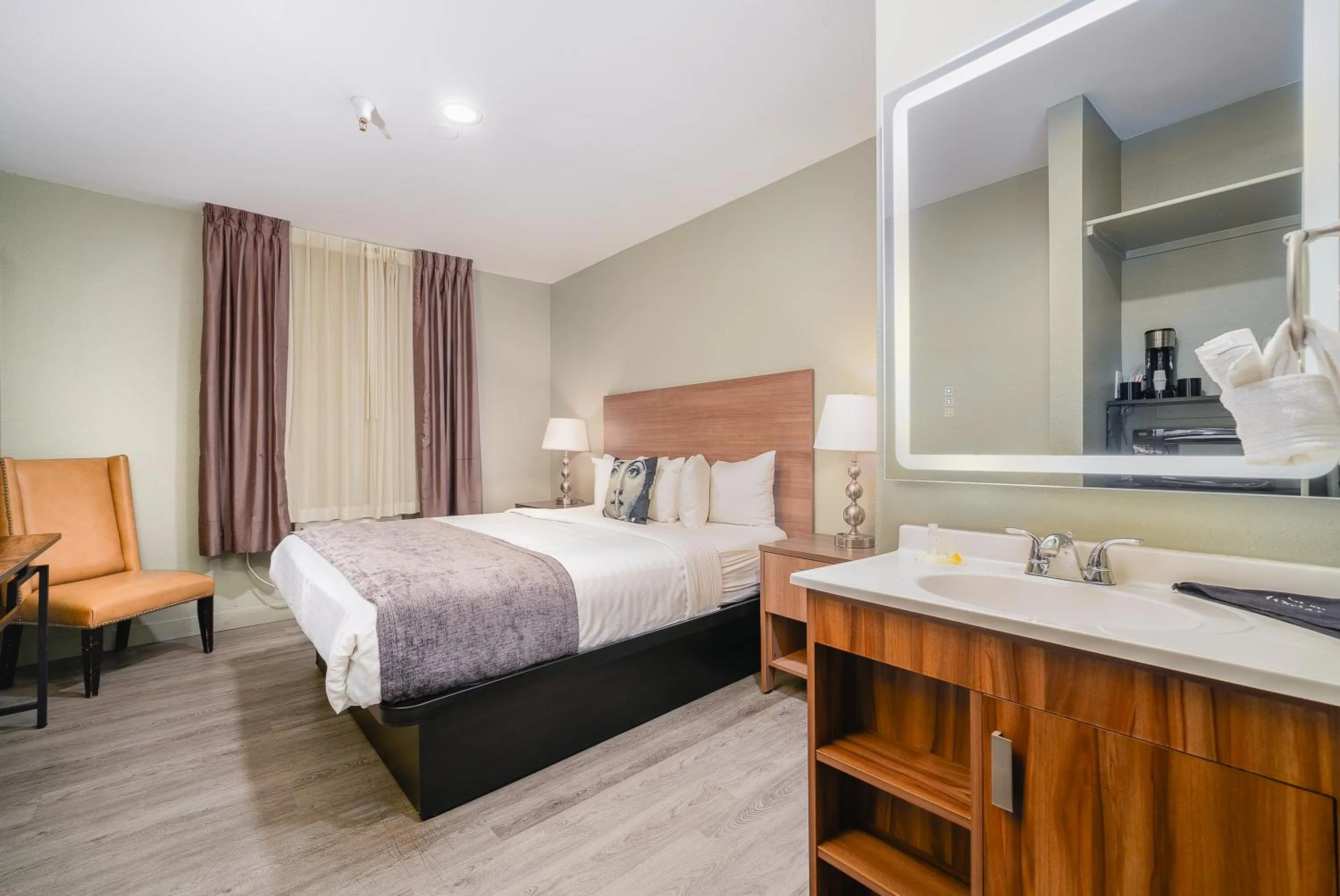 Bedroom, Bed in Urban Boutique Hotel- Little Italy, Downtown San Diego