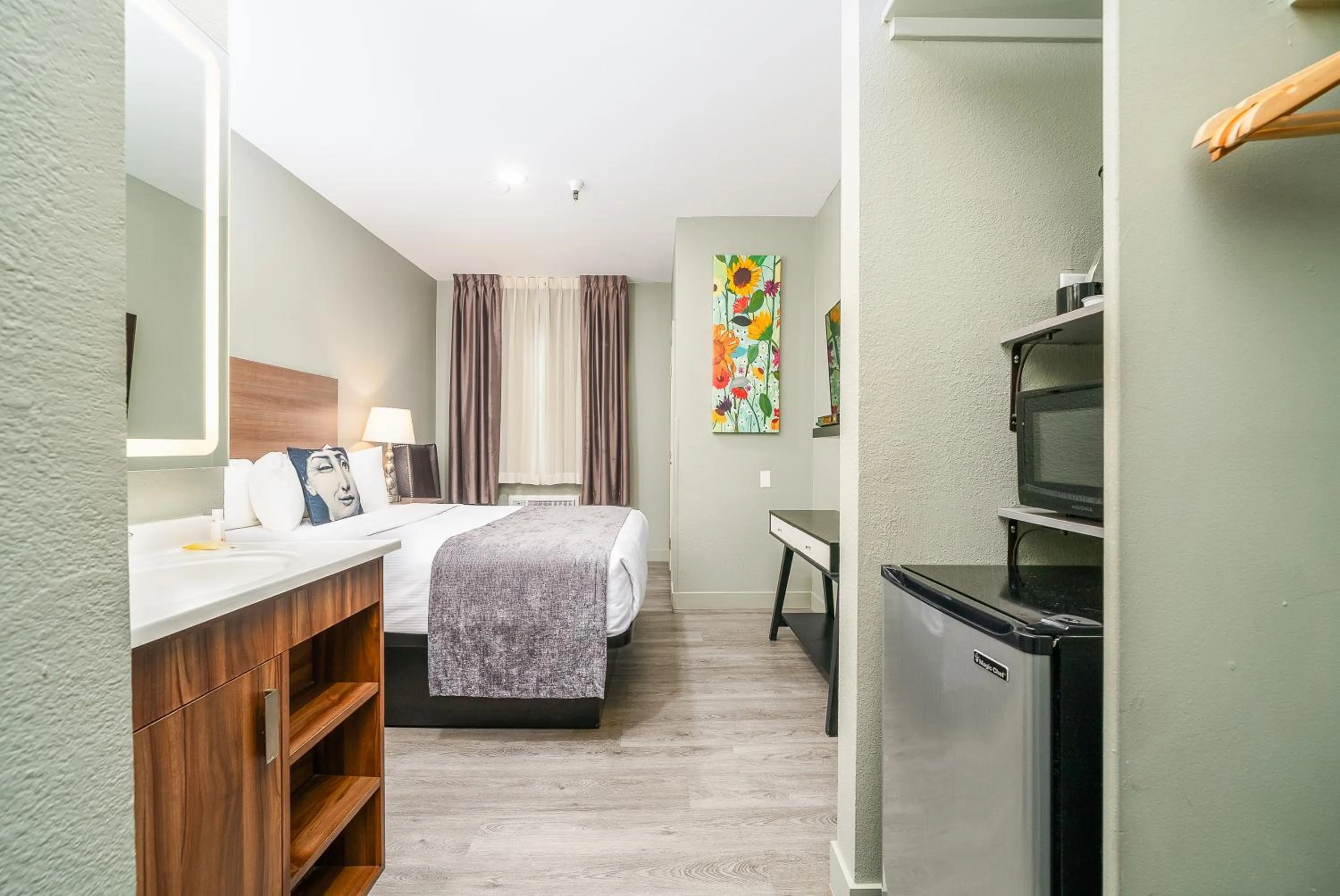 Bed in Urban Boutique Hotel- Little Italy, Downtown San Diego