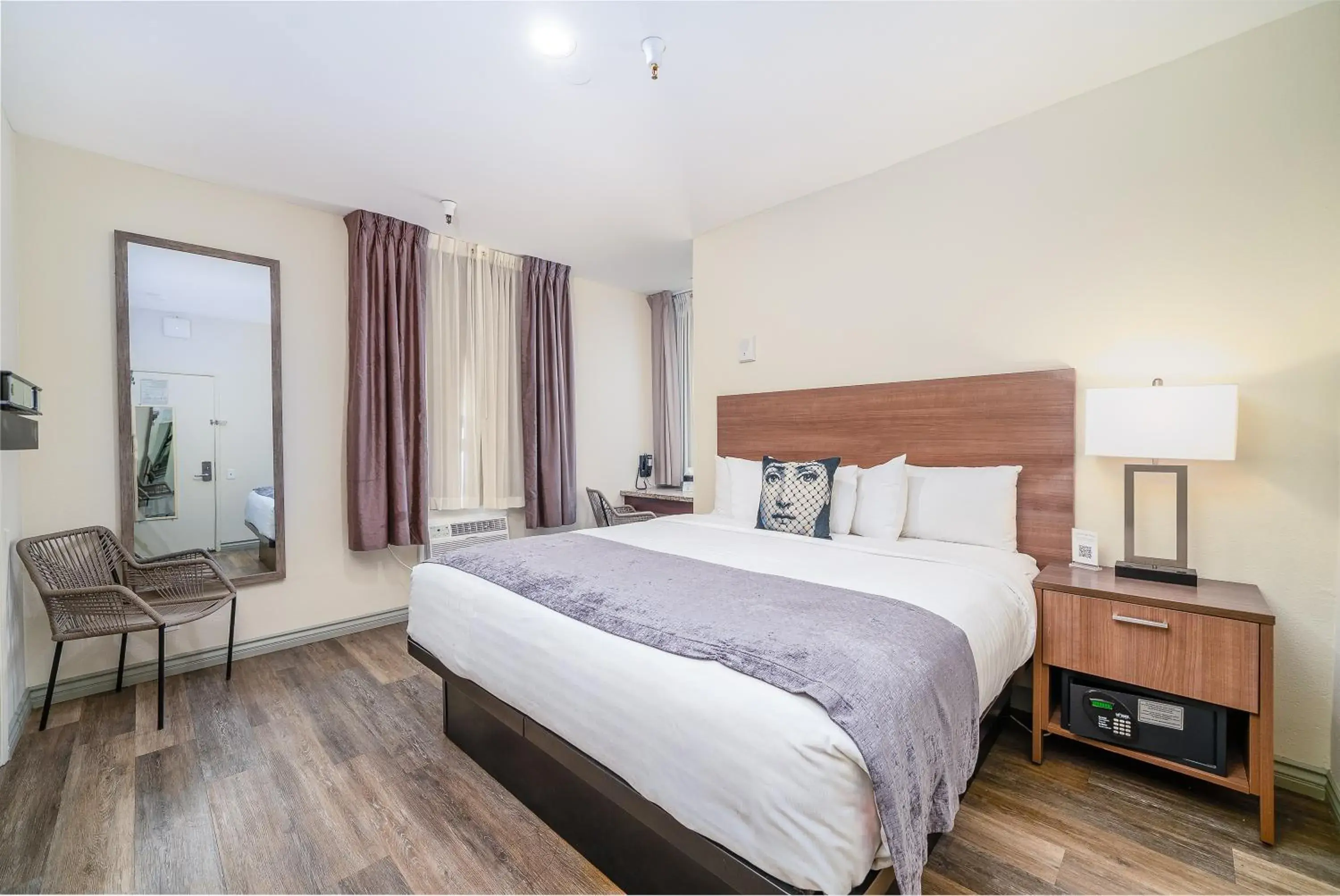 King Room - Disability Access in Urban Boutique Hotel- Little Italy, Downtown San Diego King Room - Disability Access in Urban Boutique Hotel- Little Italy, Downtown San Diego