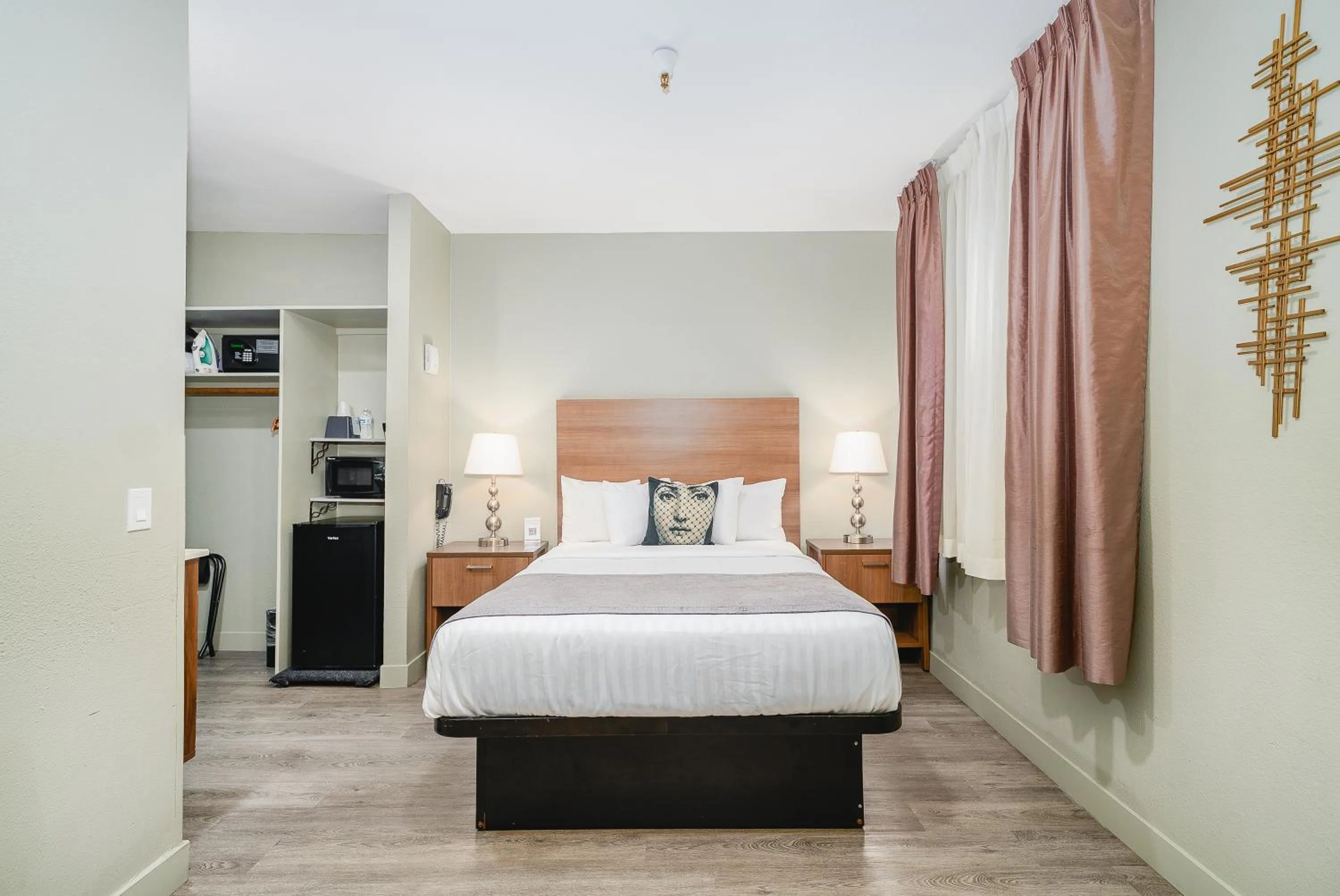 Bed in Urban Boutique Hotel- Little Italy, Downtown San Diego