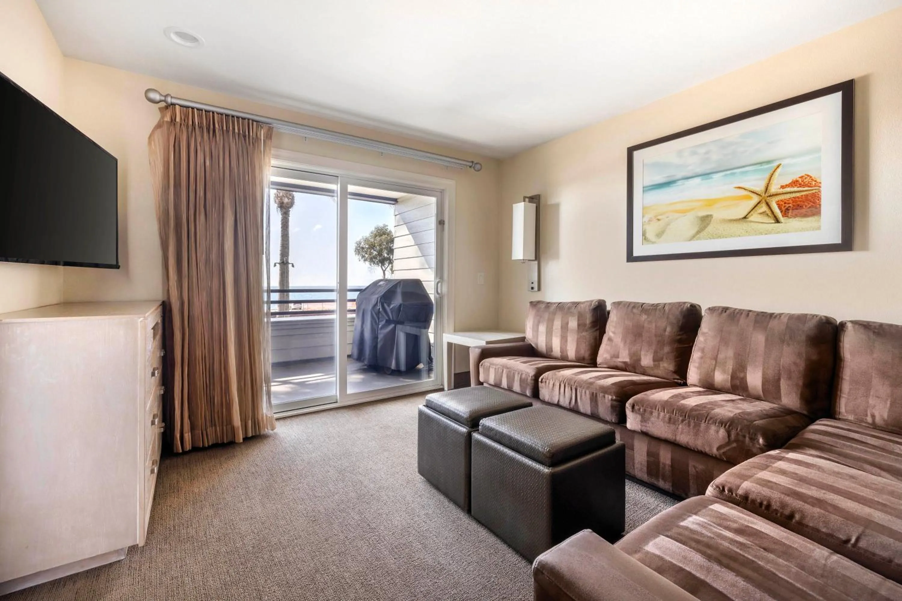 Living room in Hilton Vacation Club Riviera Beach & Shores