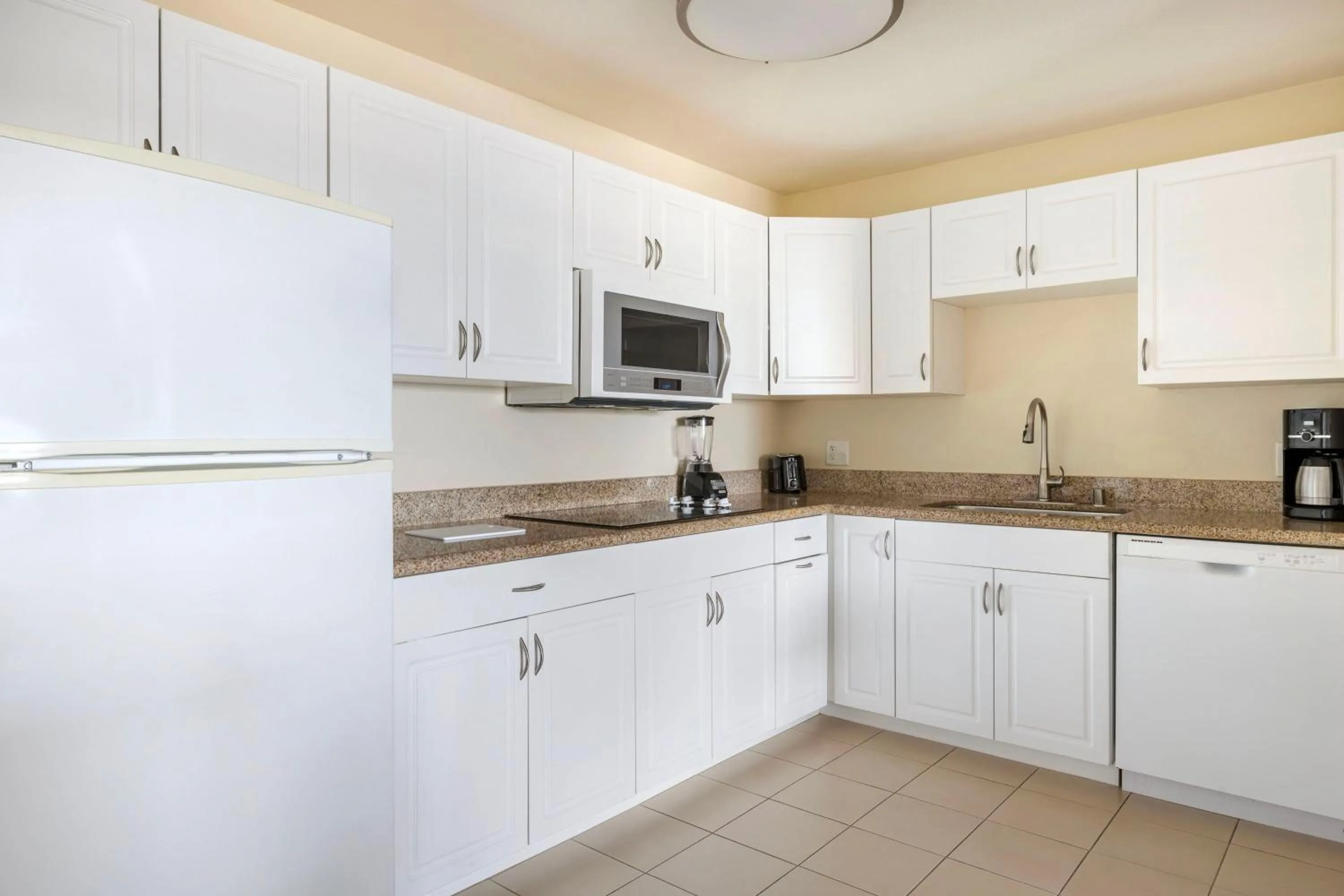 Kitchen or kitchenette in Hilton Vacation Club Riviera Beach & Shores