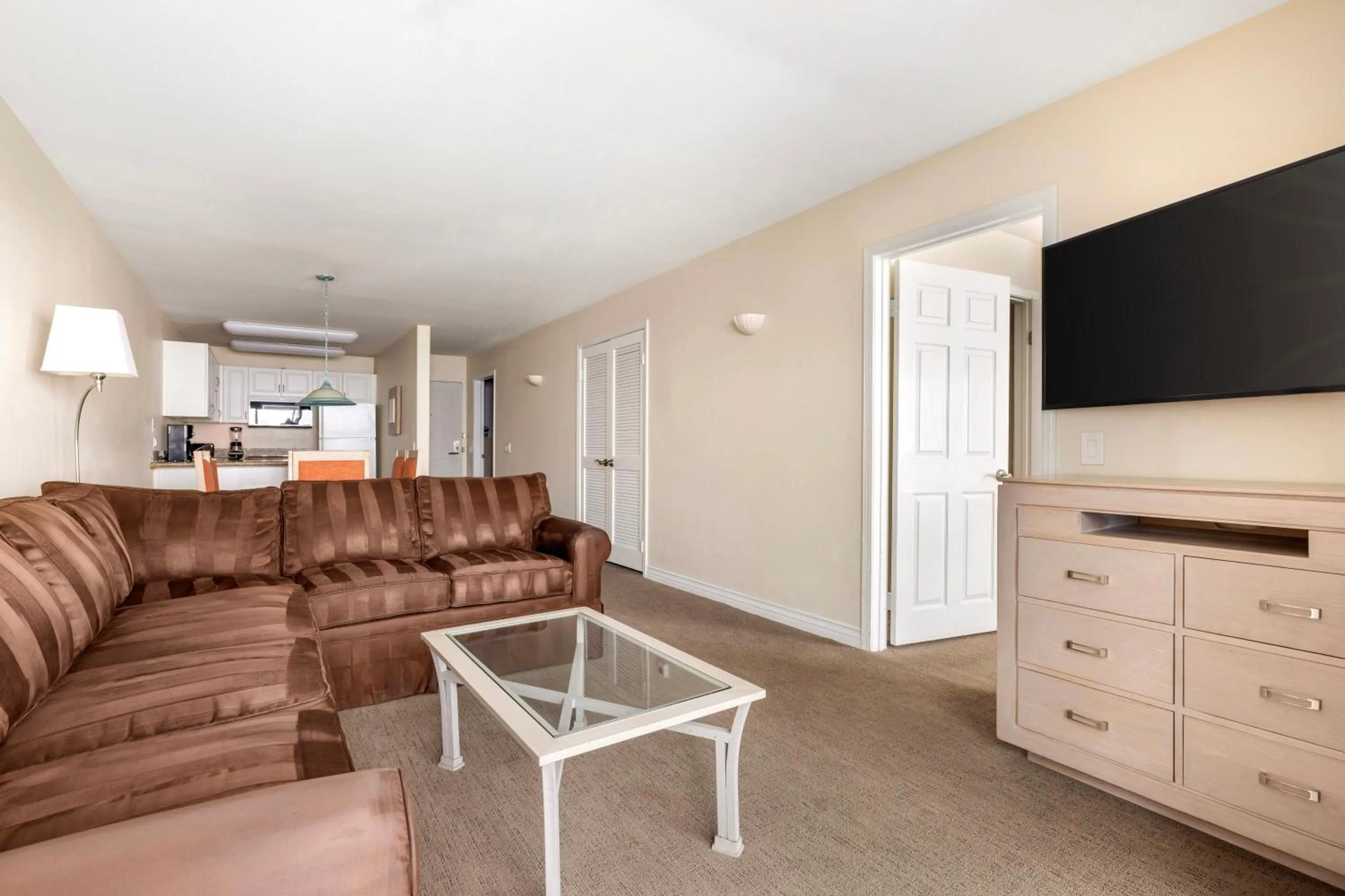 Living room in Hilton Vacation Club Riviera Beach & Shores