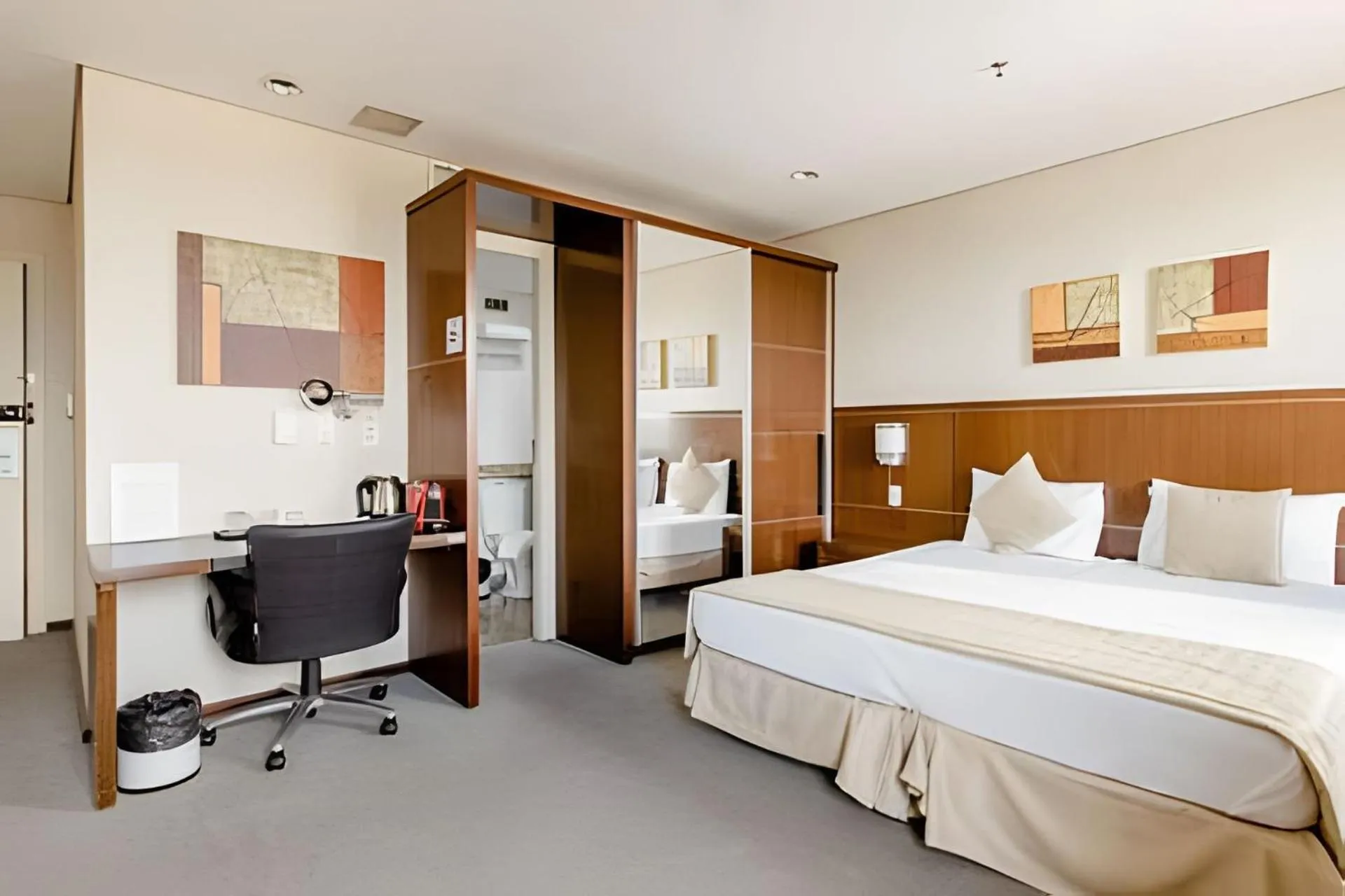 Bedroom, Bed in Hospedez - Flat Osasco Trade Center