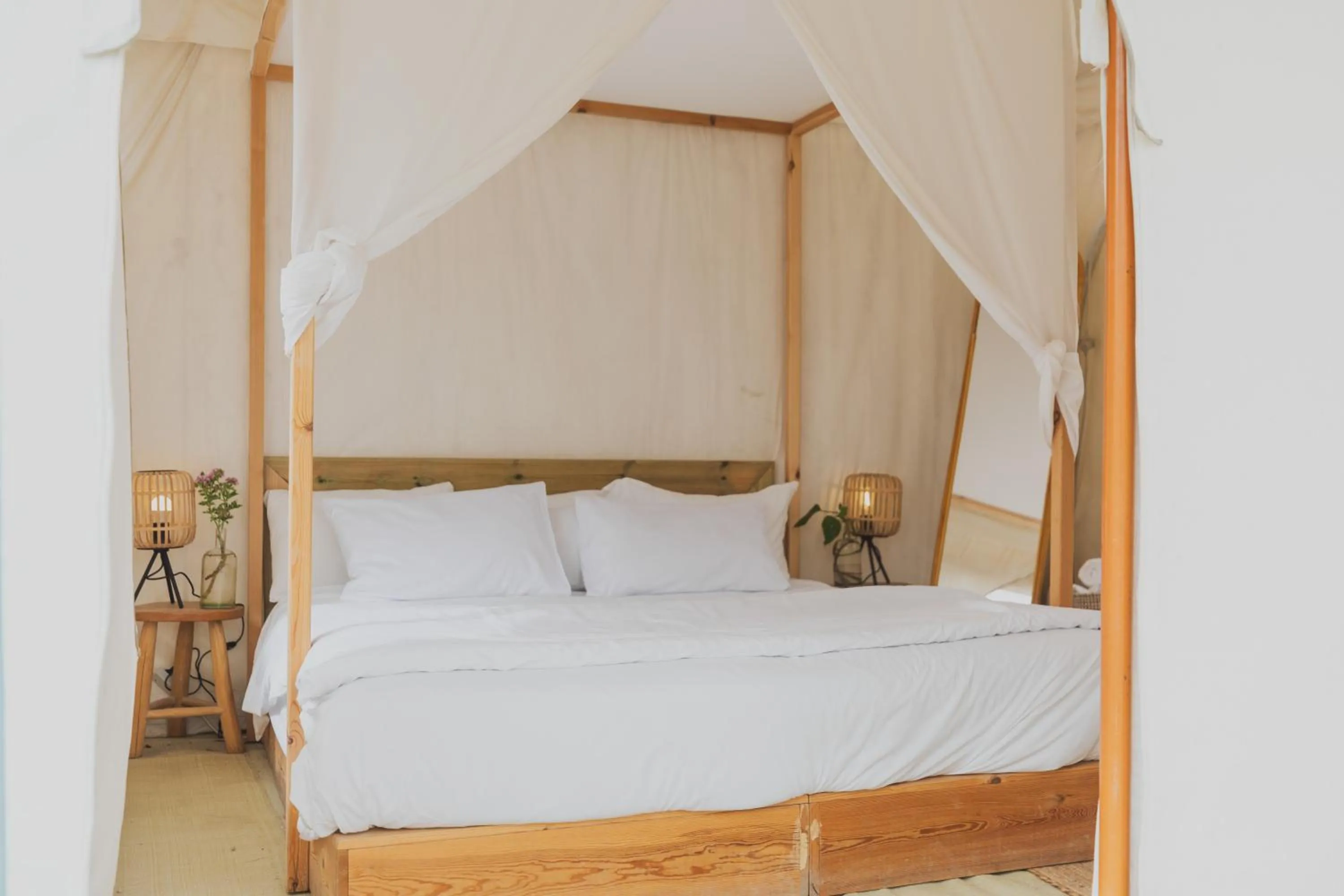 Bed in Jacob Mitzpe Ramon