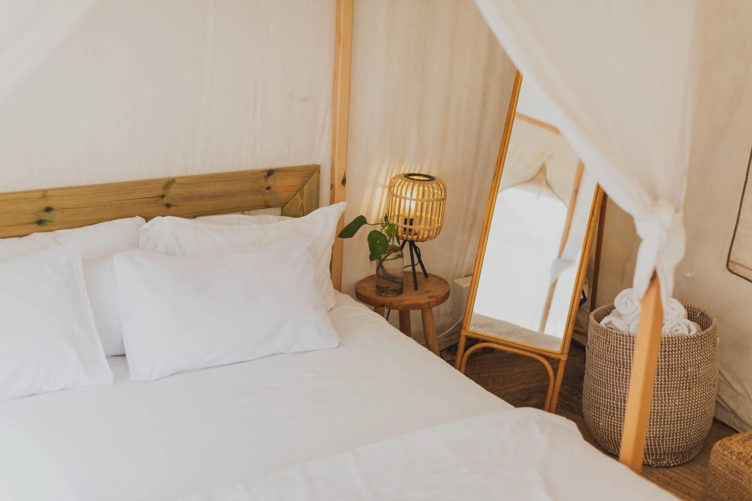 Bed in Jacob Mitzpe Ramon