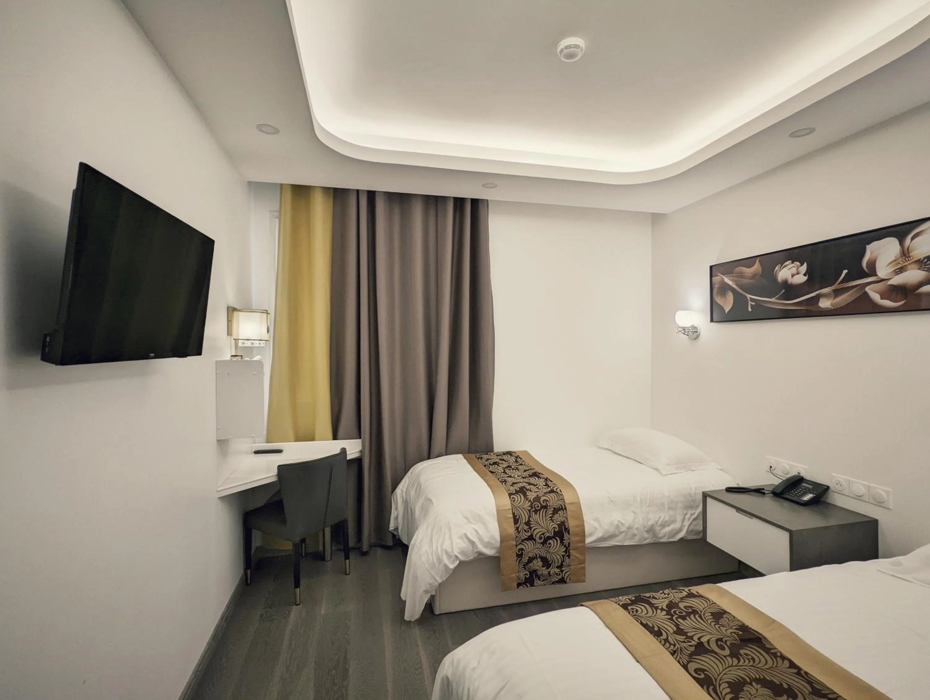 Bedroom, Bed in KYRIAD ROUEN SUD - Sotteville les Rouen