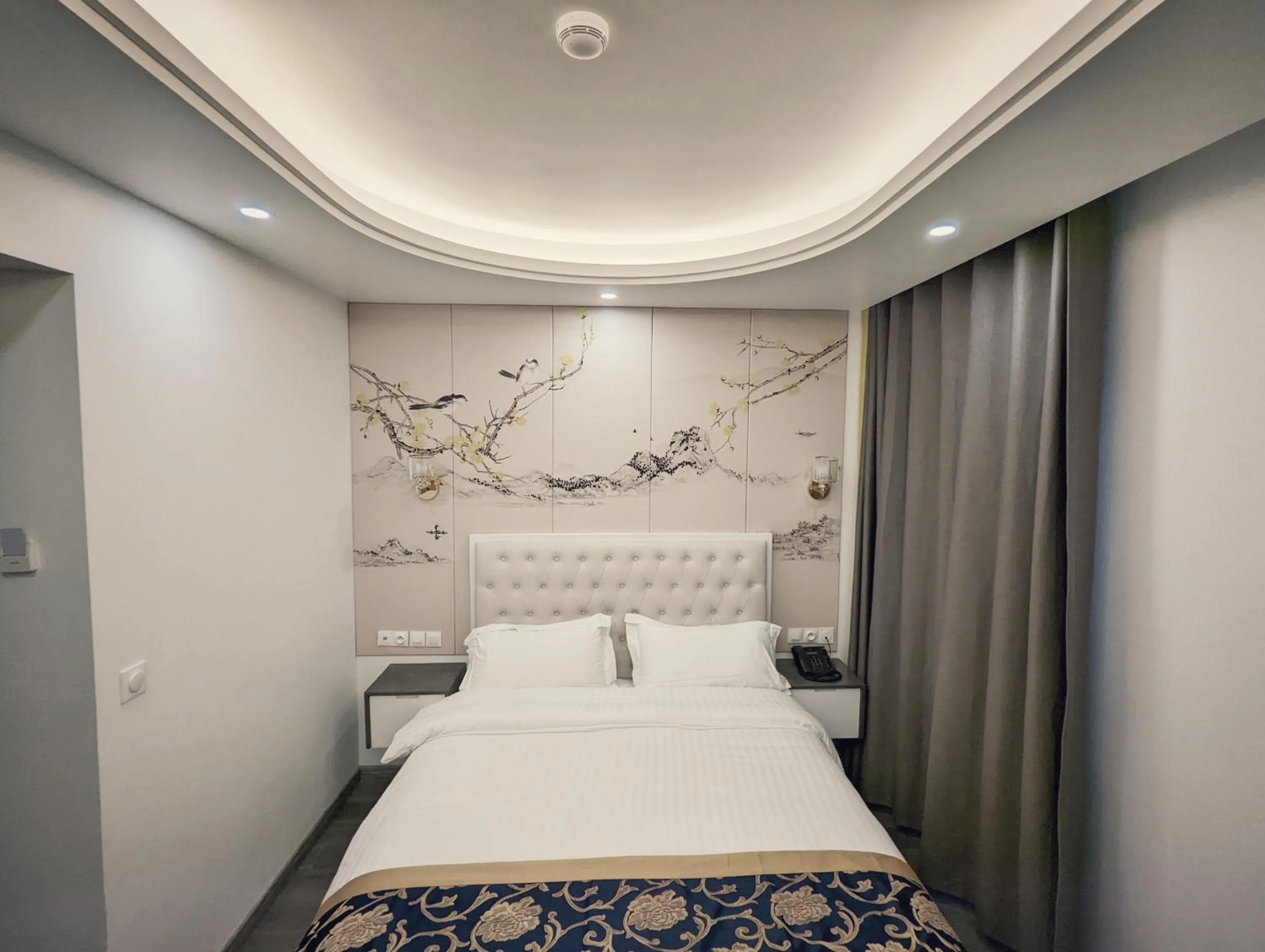 Bedroom, Bed in KYRIAD ROUEN SUD - Sotteville les Rouen