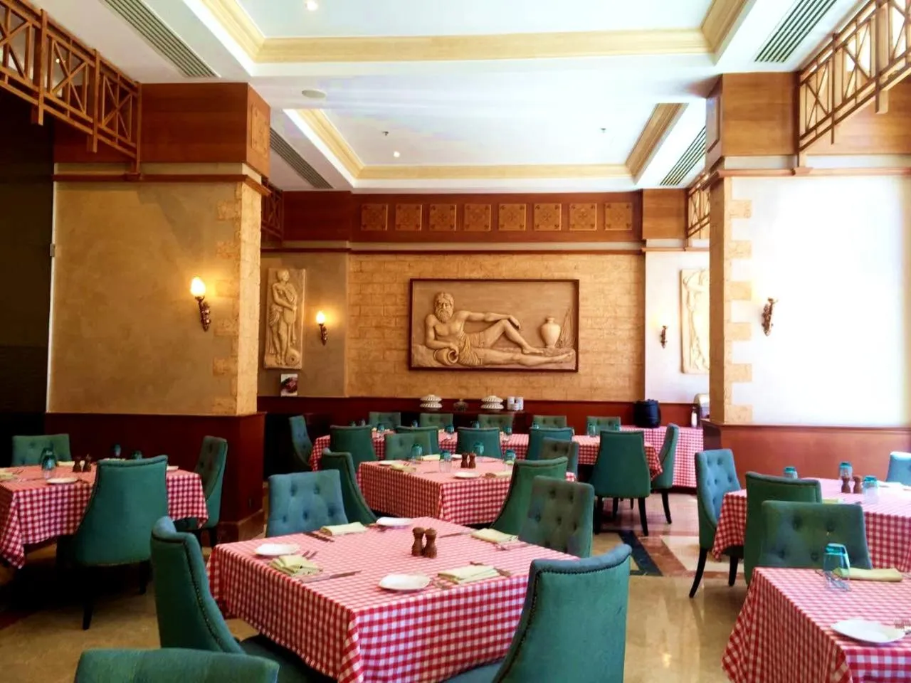 Restaurant/places to eat in Tolip Hotel Alexandria