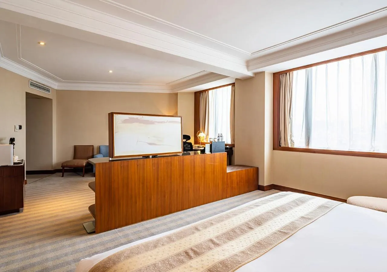 Photo of the whole room, Bed in San Want Hotel Shanghai