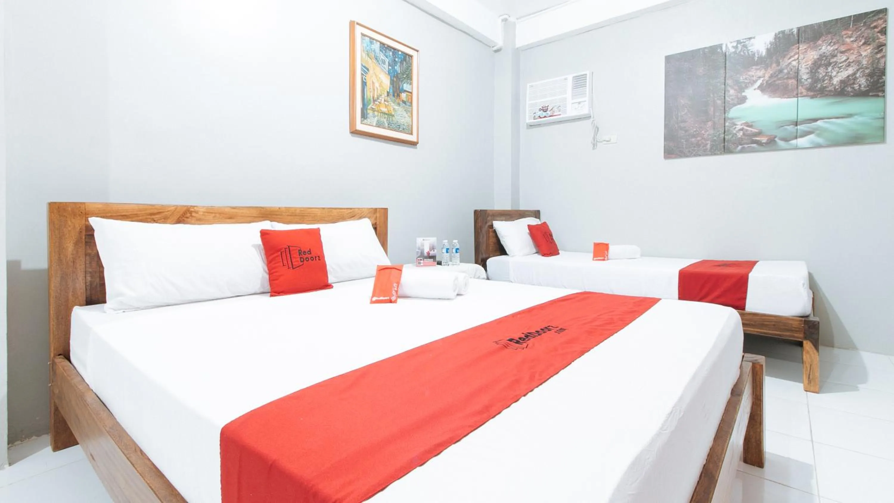 Bed in RedDoorz @ Greenview Hotel and Restobar Masbate