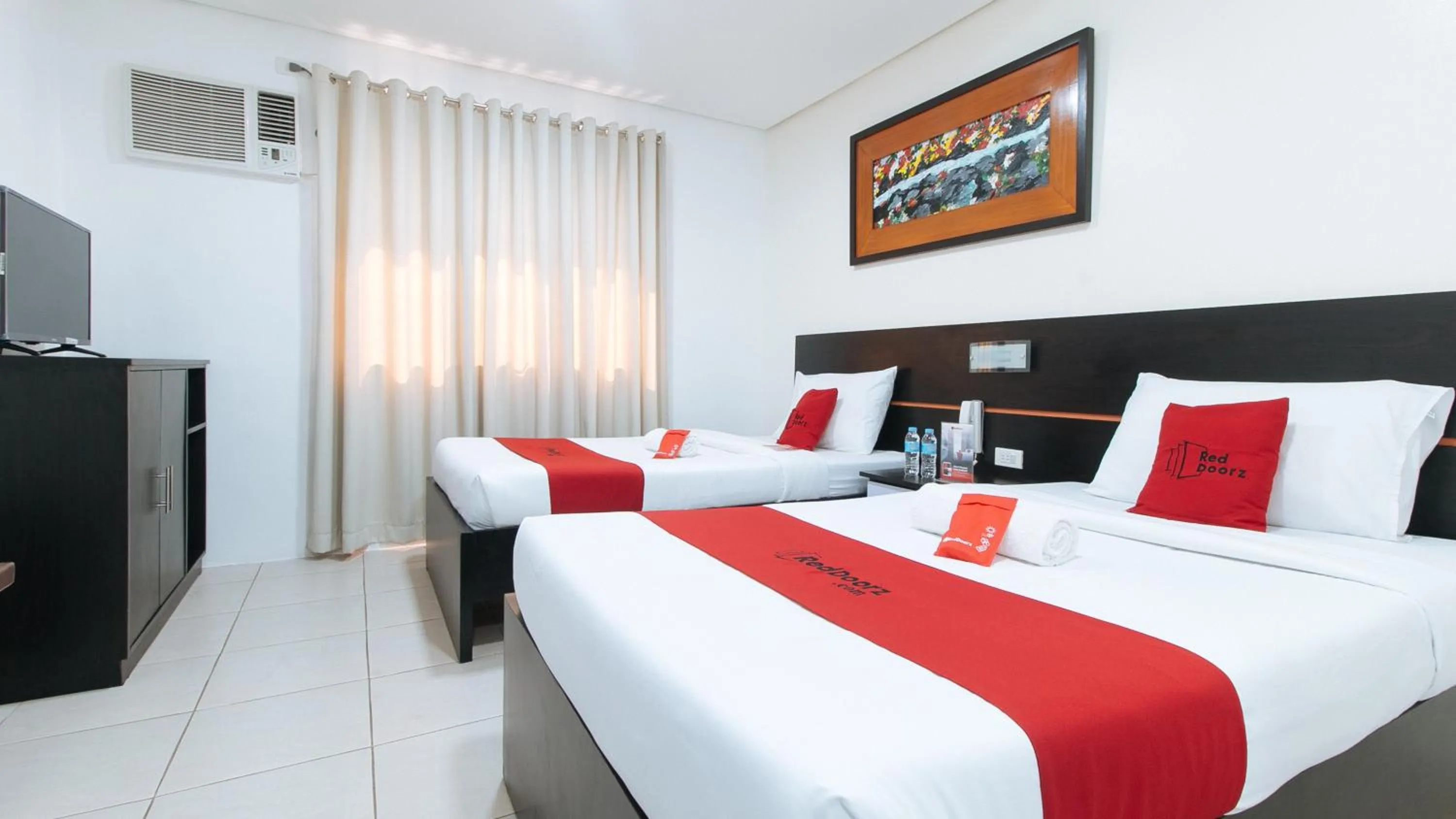 Bed in RedDoorz @ Greenview Hotel and Restobar Masbate