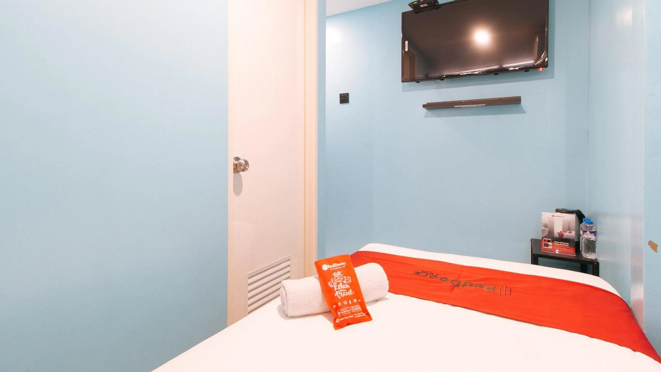 Bed in RedDoorz @ Greenview Hotel and Restobar Masbate