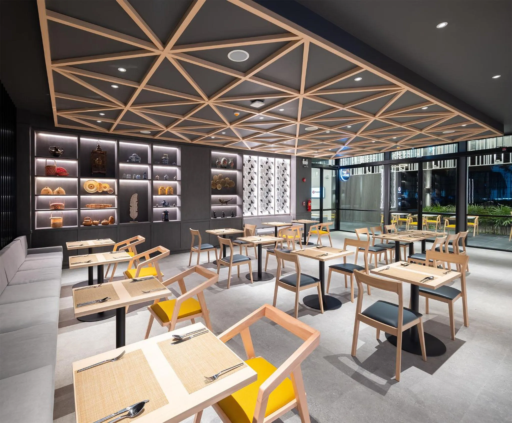 Restaurant/places to eat in Travelodge Phuket Town