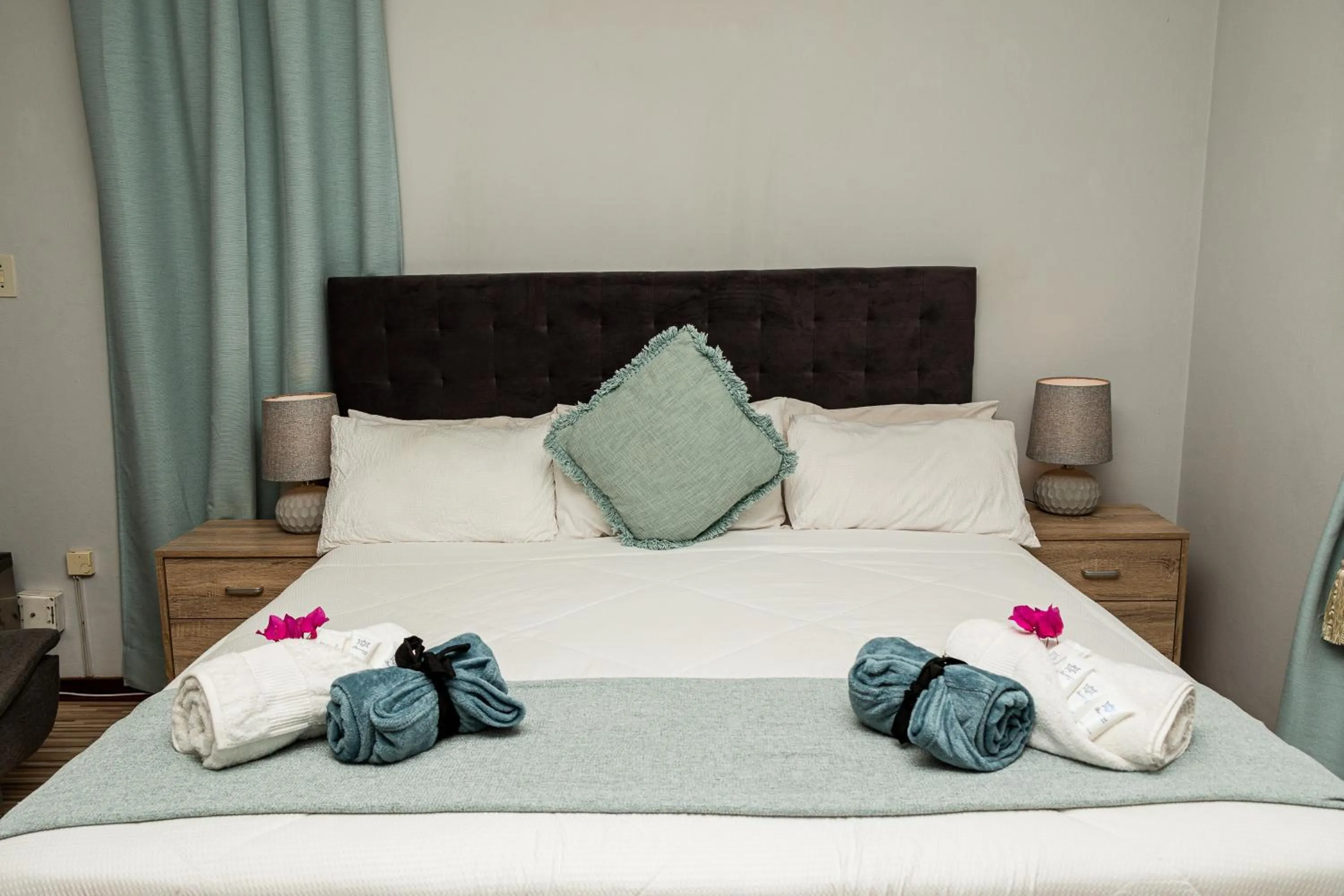 Bedroom, Bed in Mereke Manor